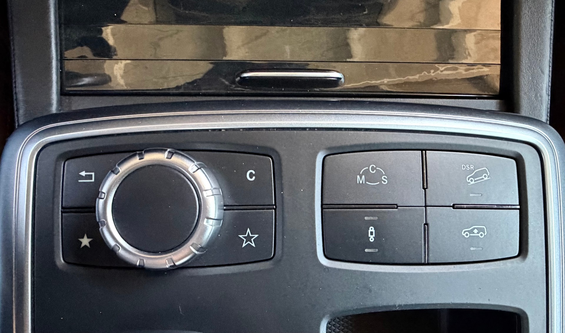 MERCEDES-BENZ ML 63 AMG 4Matic *** AMG Driver Package *** Speedshift Automat-image-6