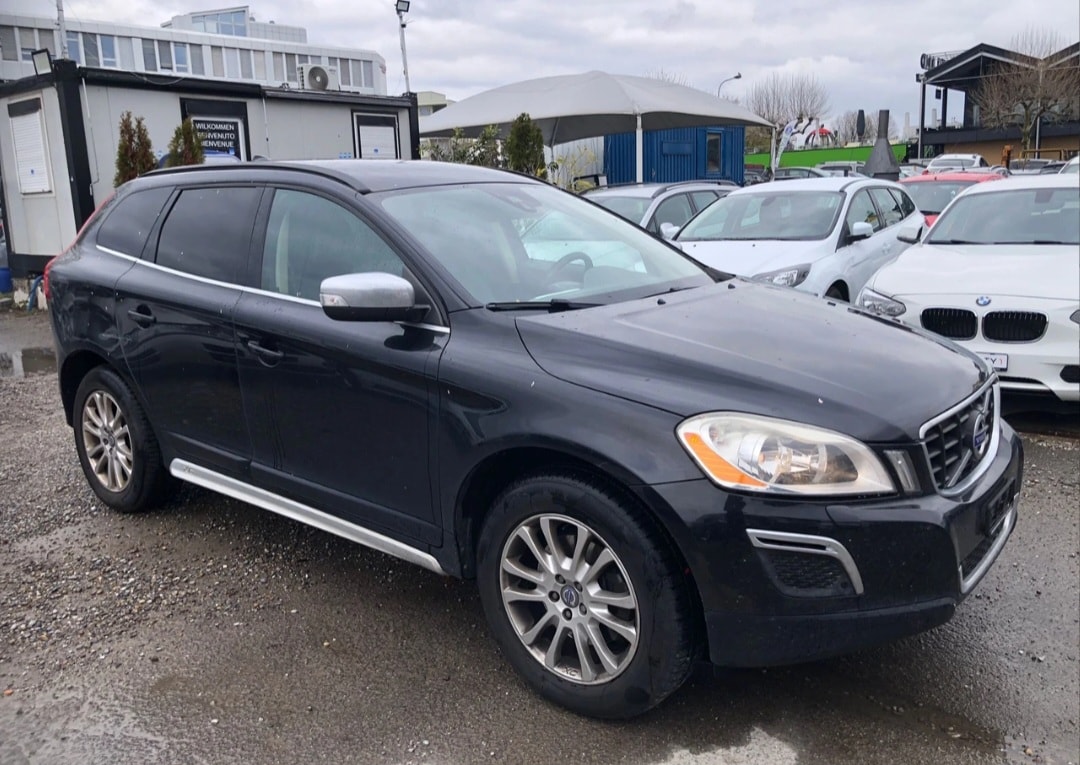 VOLVO XC60 D3 AWD R-Design Geartronic-image-1