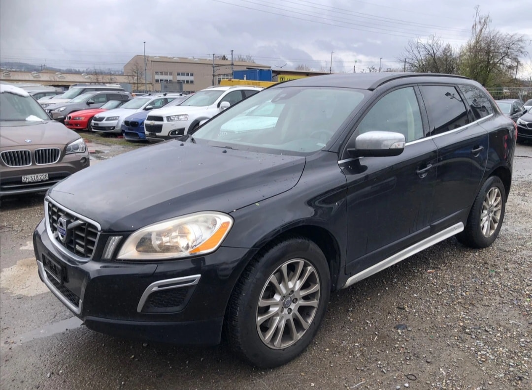 VOLVO XC60 D3 AWD R-Design Geartronic-image-0
