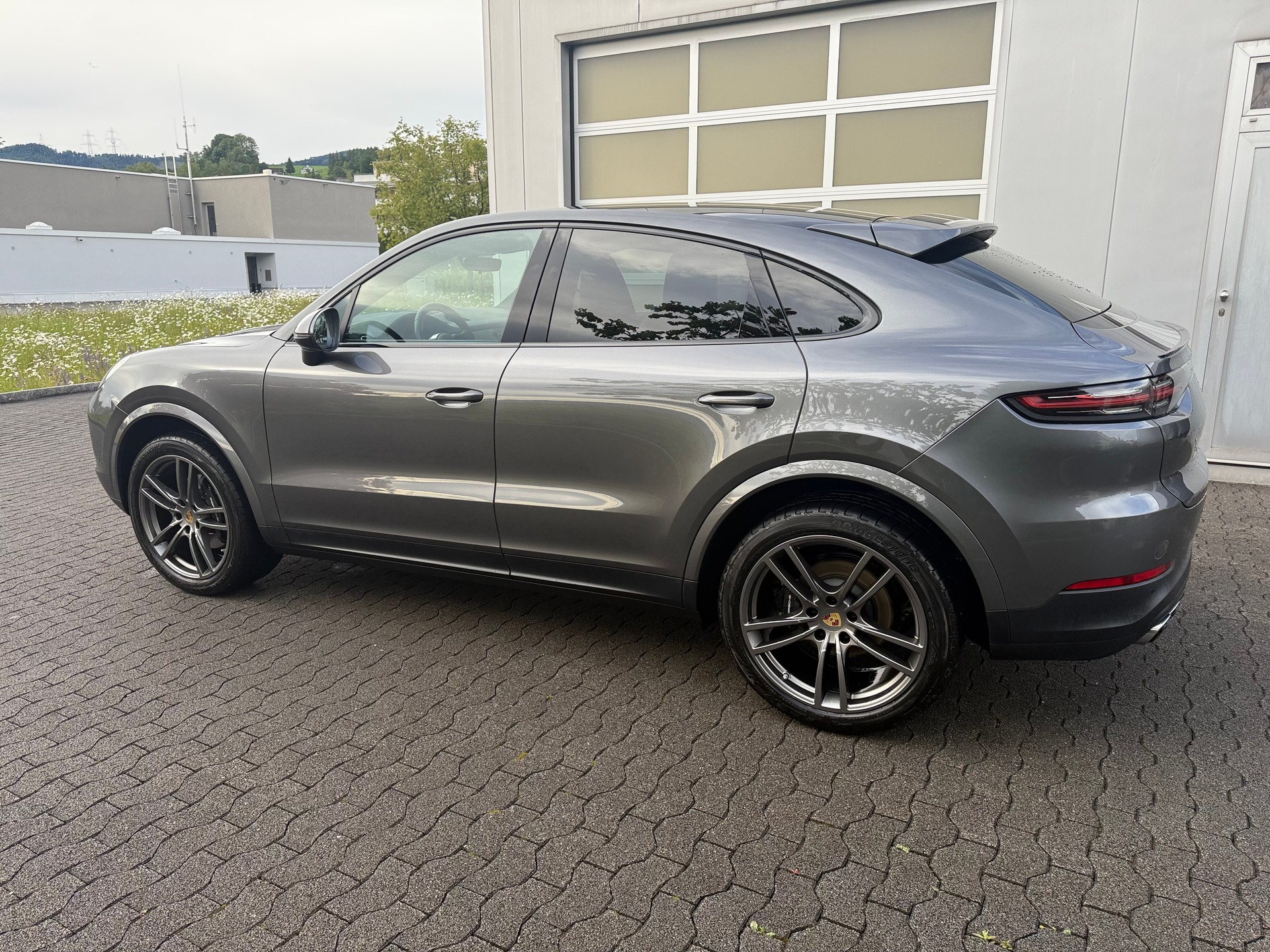 PORSCHE Cayenne Coupé-showroom-element-3