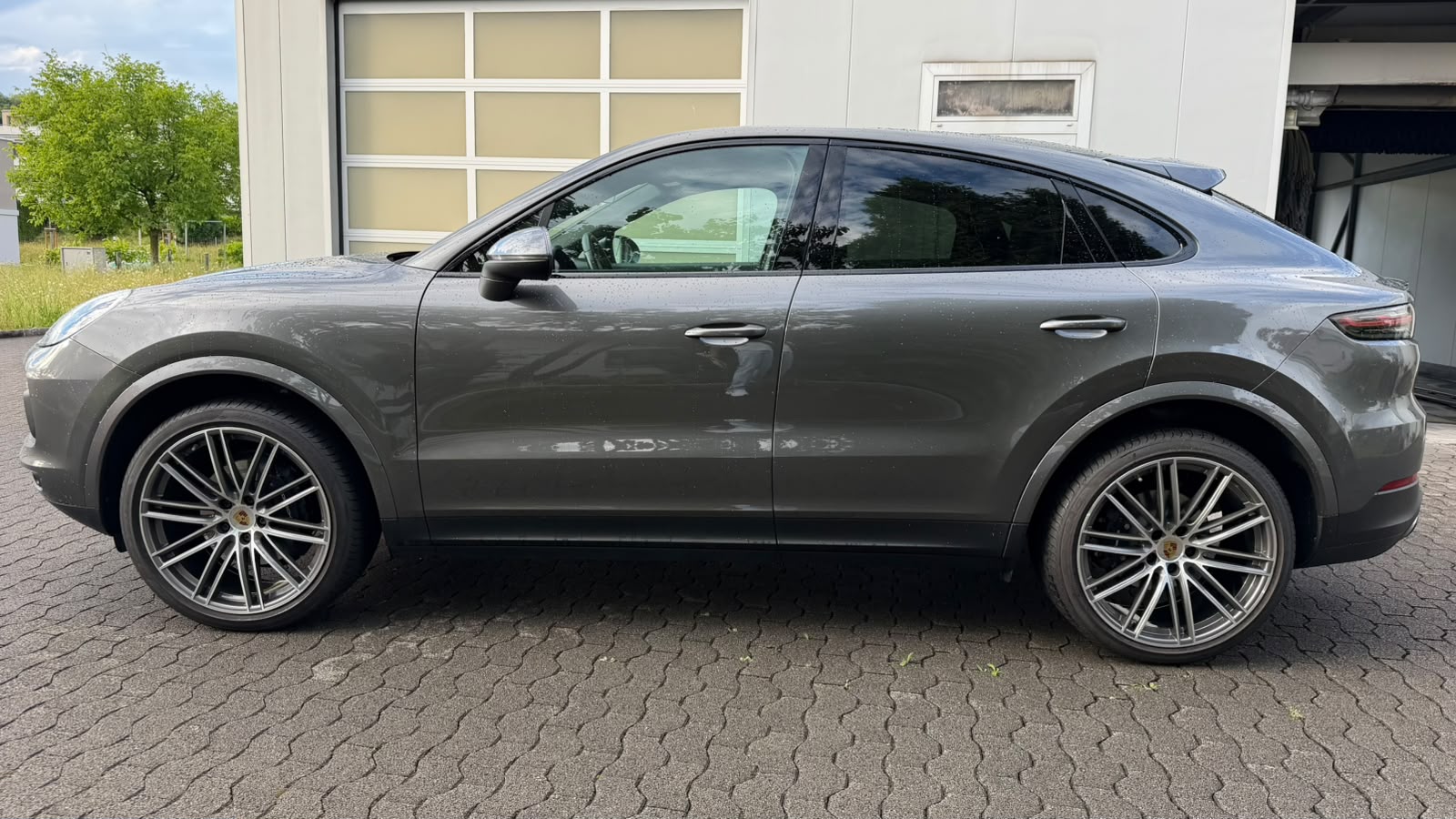PORSCHE Cayenne Coupé-showroom-element-2