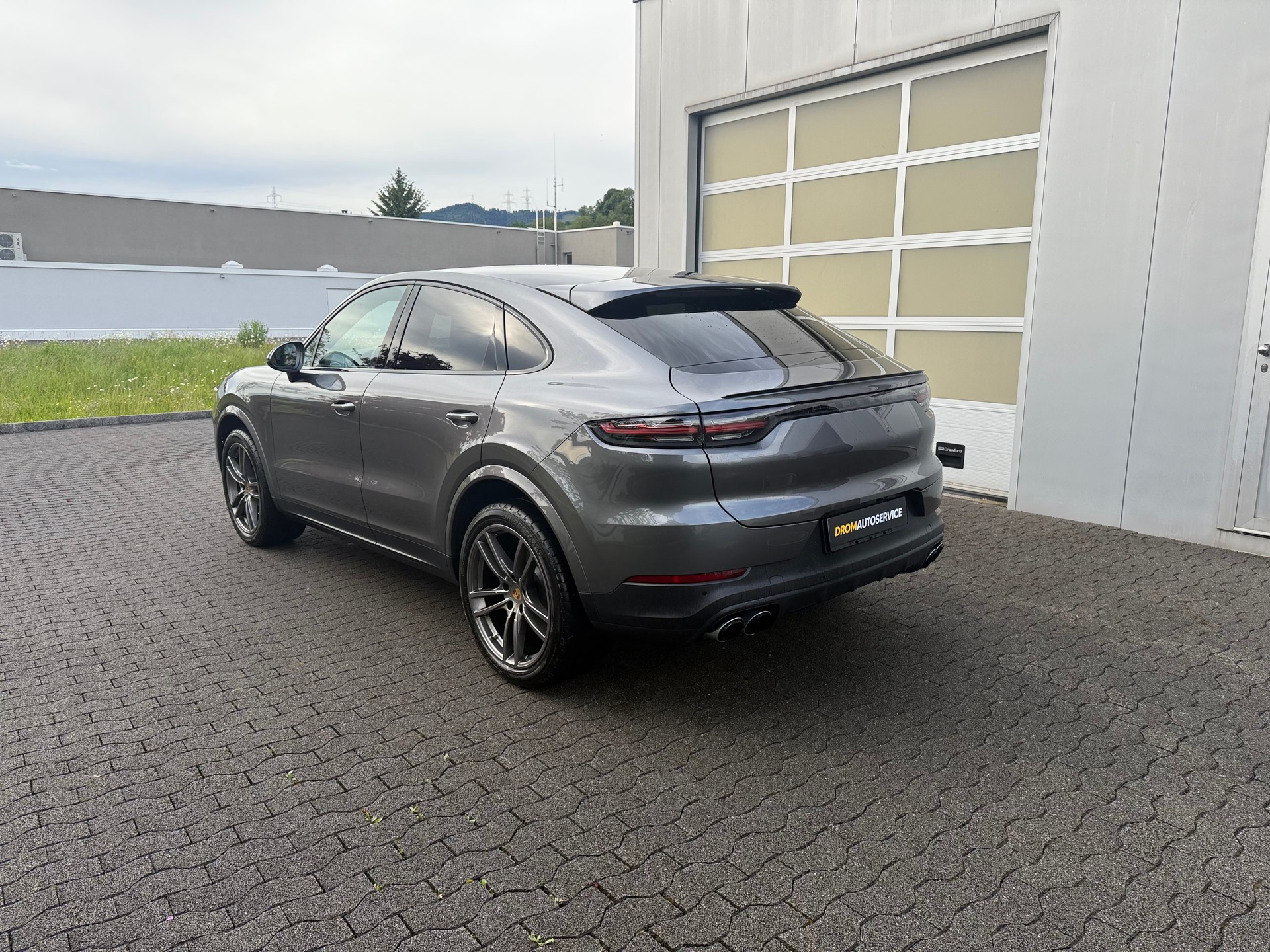 PORSCHE Cayenne Coupé-image-4