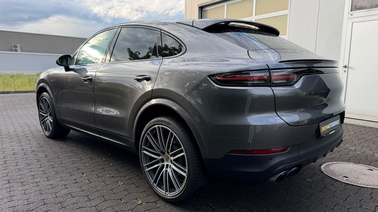 PORSCHE Cayenne Coupé-showroom-element-3