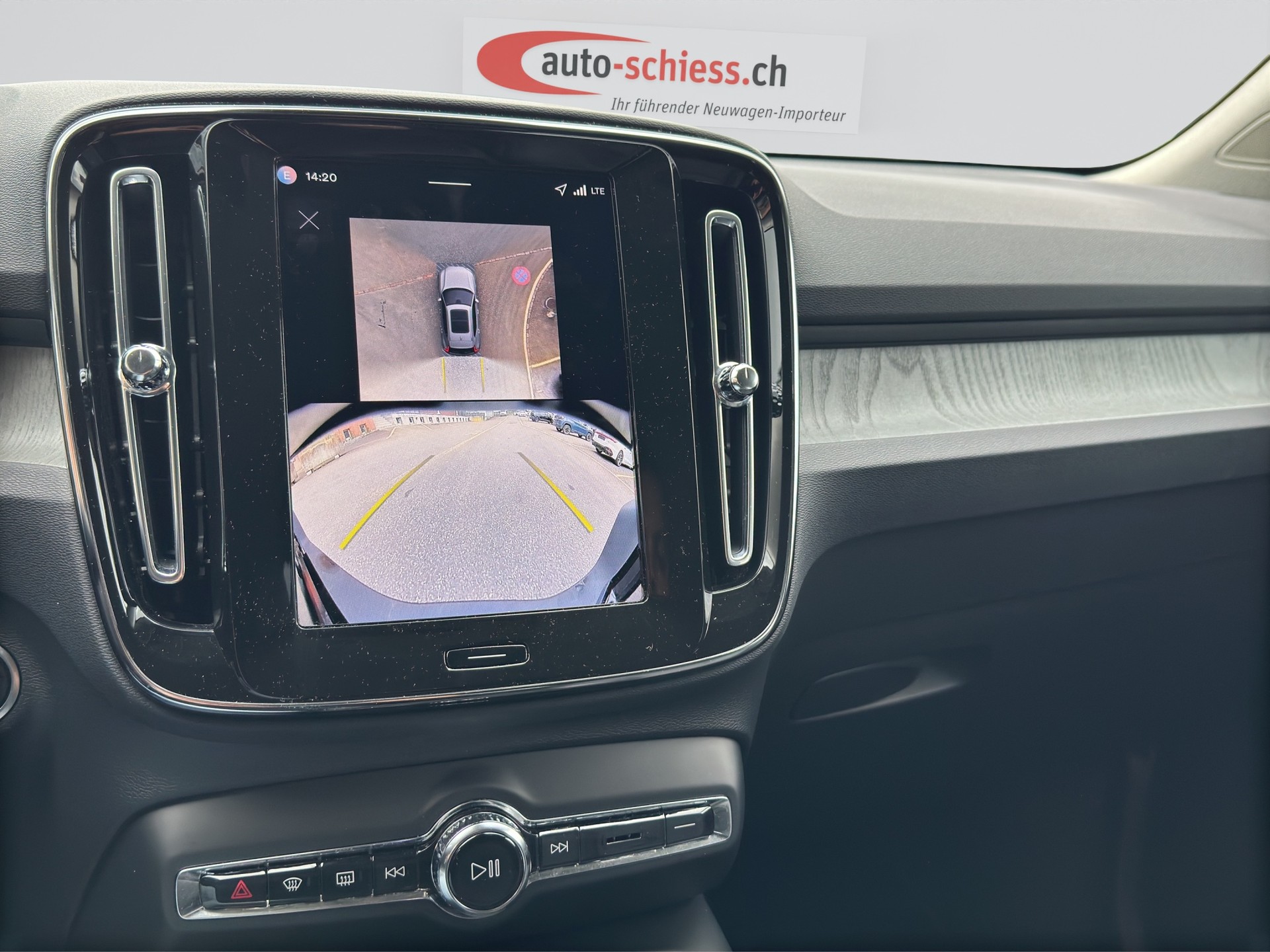 VOLVO XC40 B3 Benzin Mild Hybrid Plus Dark DCT-image-13