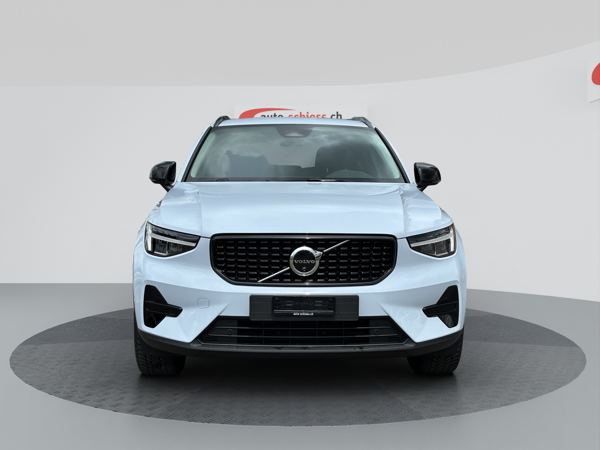 VOLVO XC40 B3 Benzin Mild Hybrid Plus Dark DCT-image-1