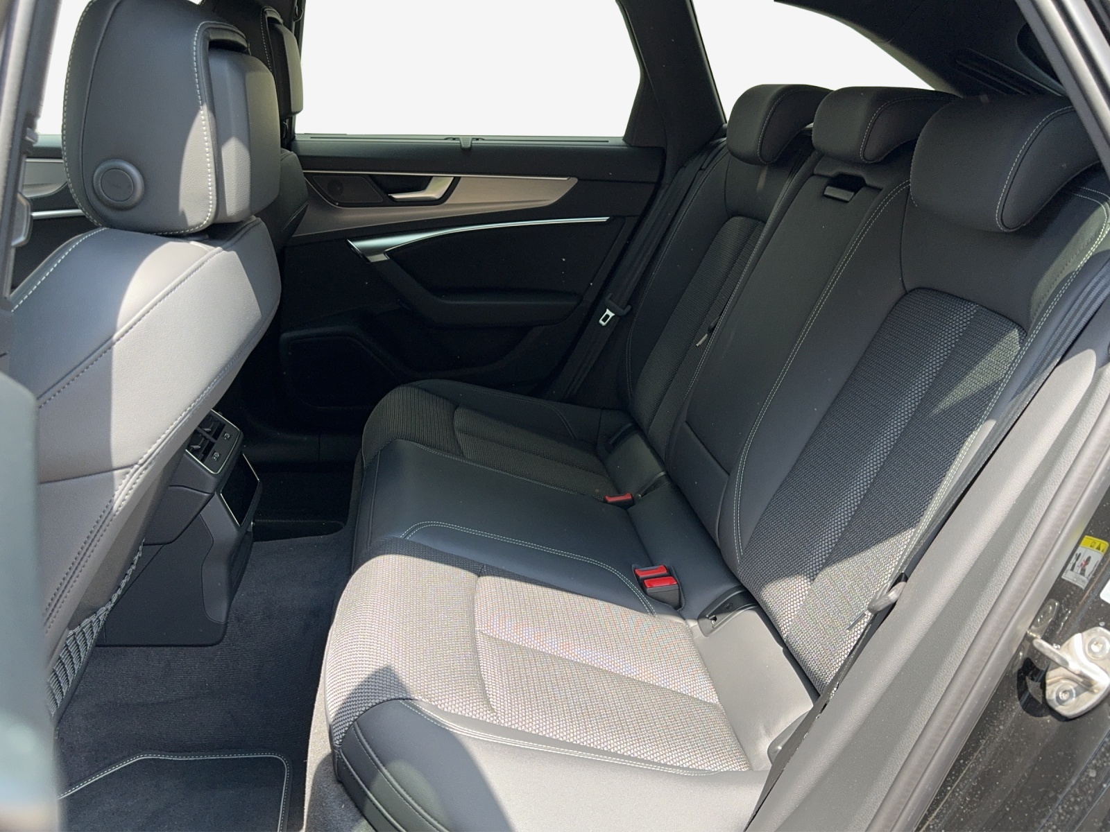 AUDI A6 Avant 45 TFSI S line S-tronic quattro-image-8
