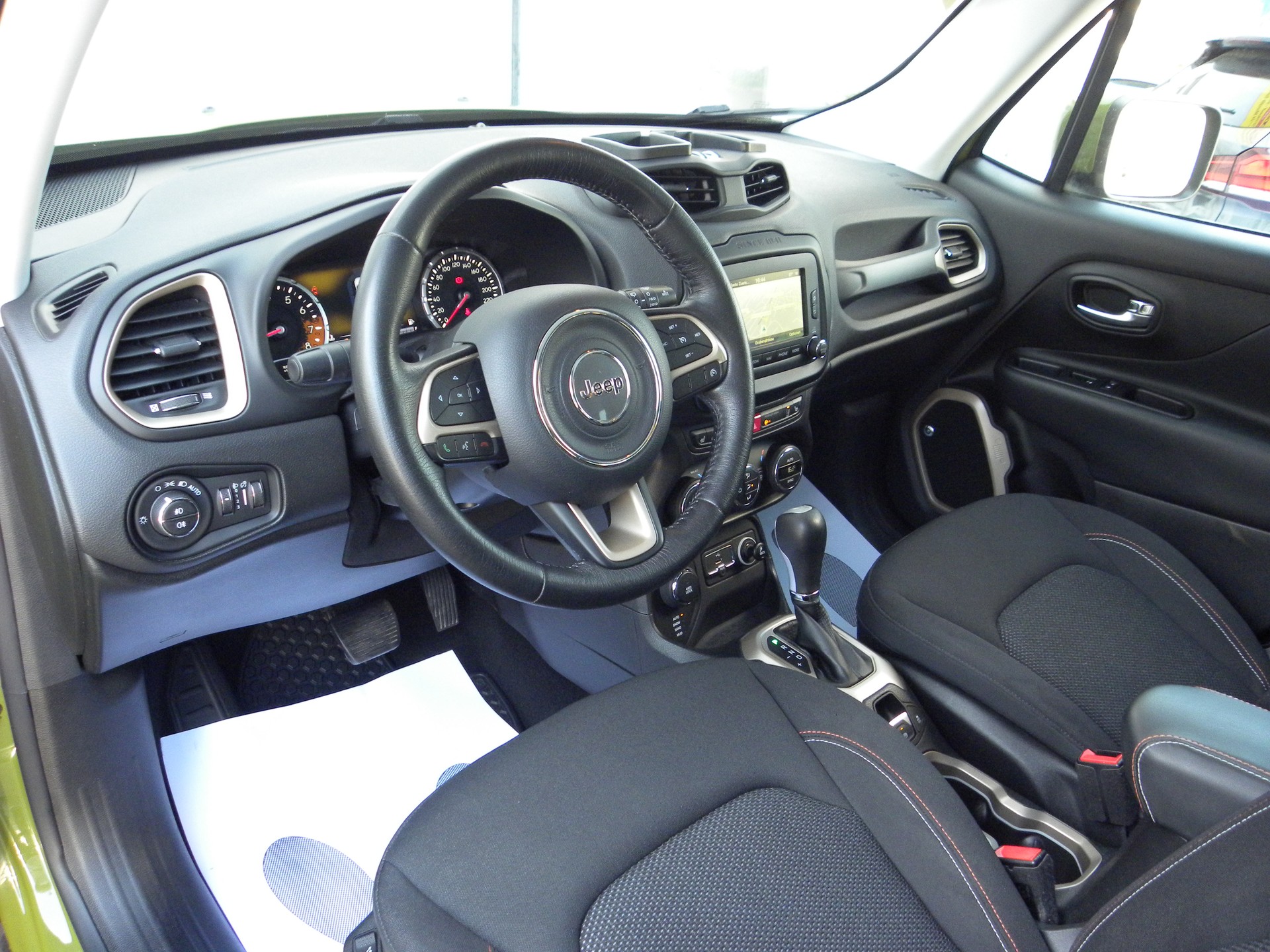 JEEP Renegade 1.4 Turbo 75th Anniversary AWD-image-6