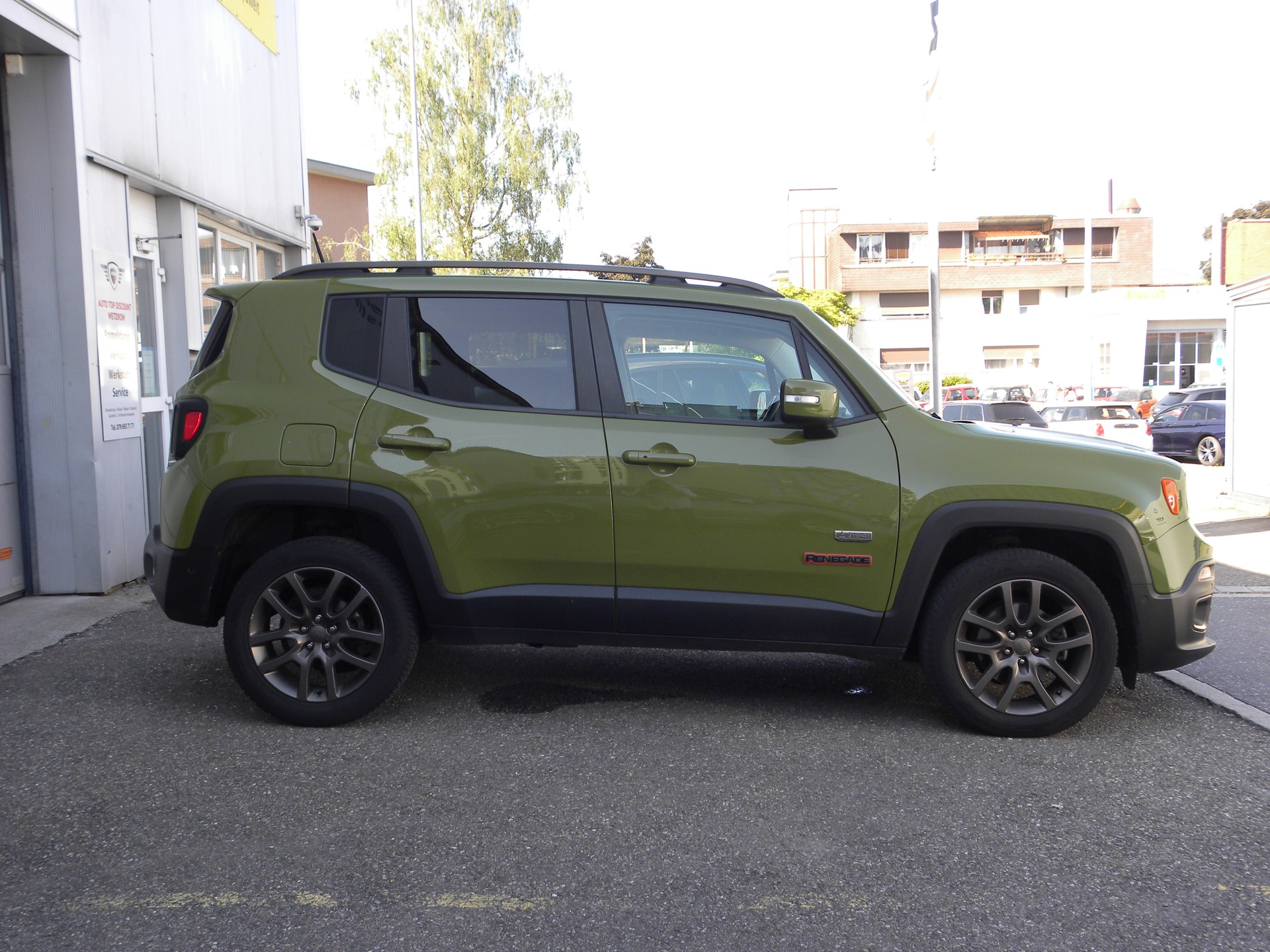 JEEP Renegade 1.4 Turbo 75th Anniversary AWD-image-3