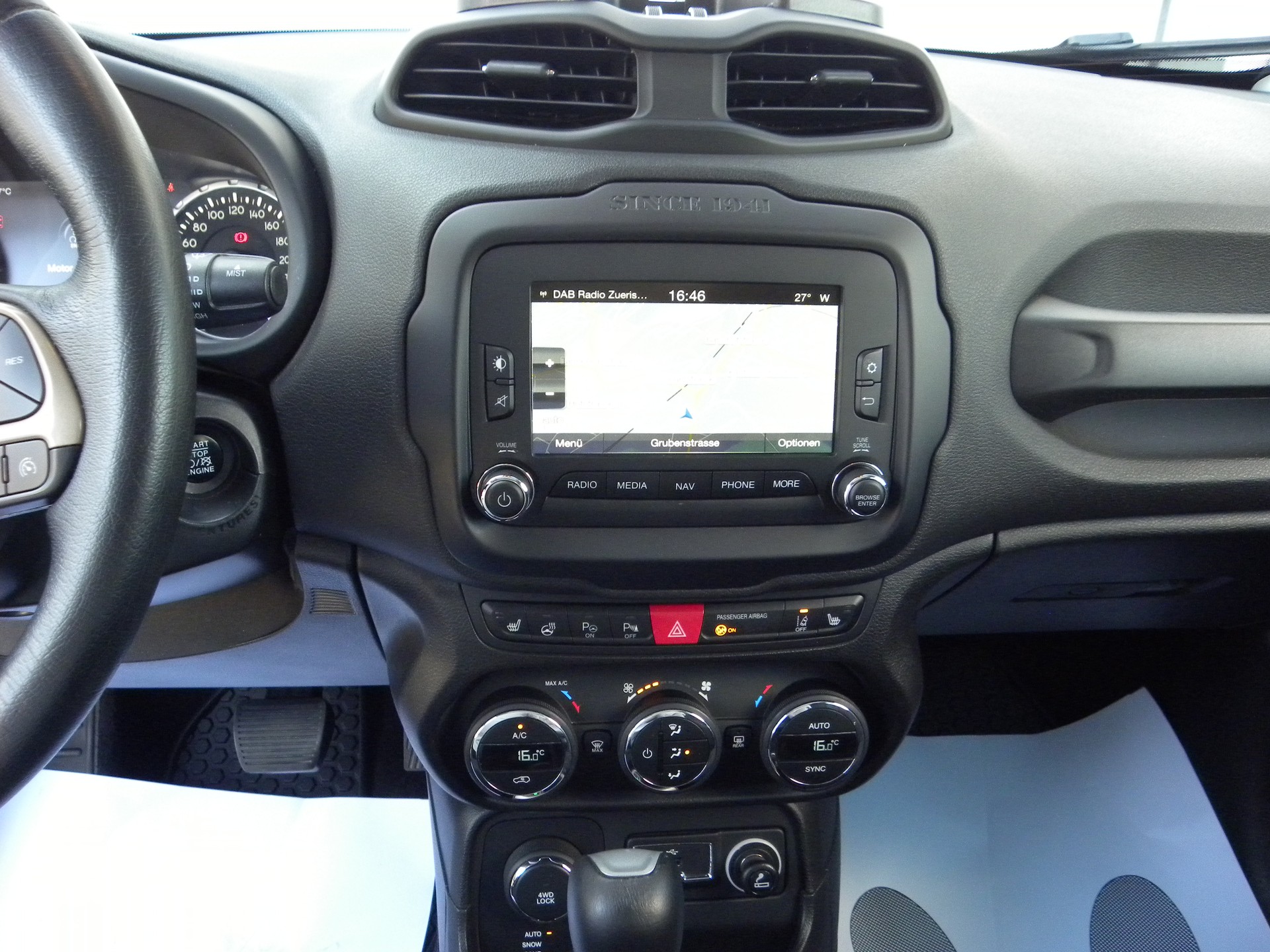 JEEP Renegade 1.4 Turbo 75th Anniversary AWD-image-10