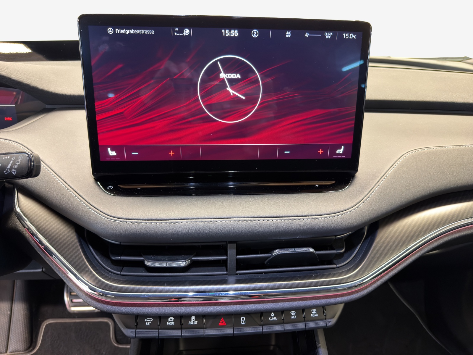 SKODA Enyaq iV 80x SportLine-image-11