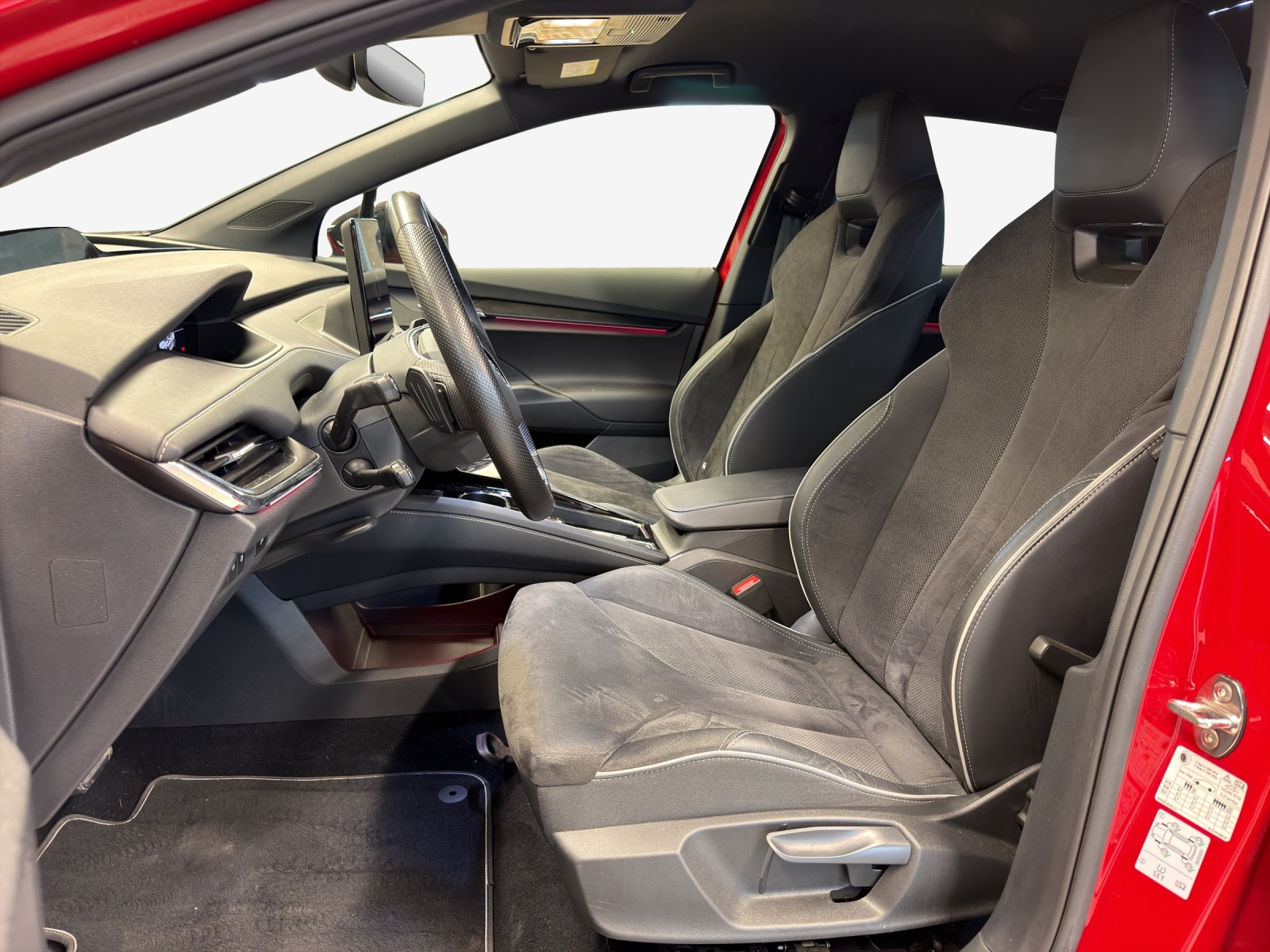 SKODA Enyaq iV 80x SportLine-image-8