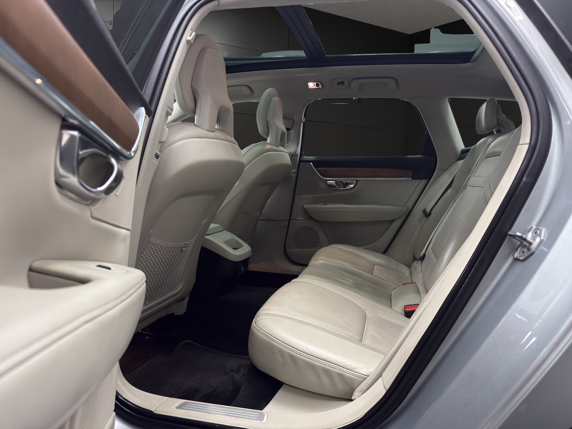 VOLVO V90 D4 Inscription Geartronic-image-12