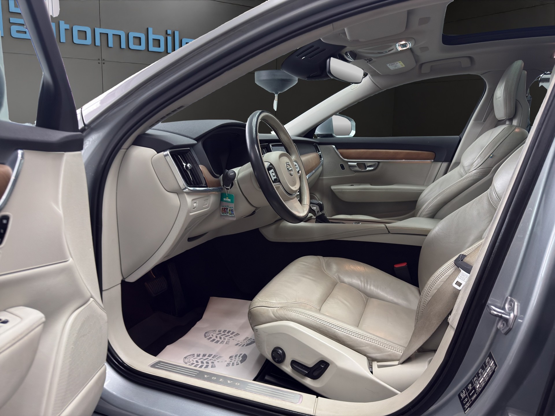 VOLVO V90 D4 Inscription Geartronic-image-11