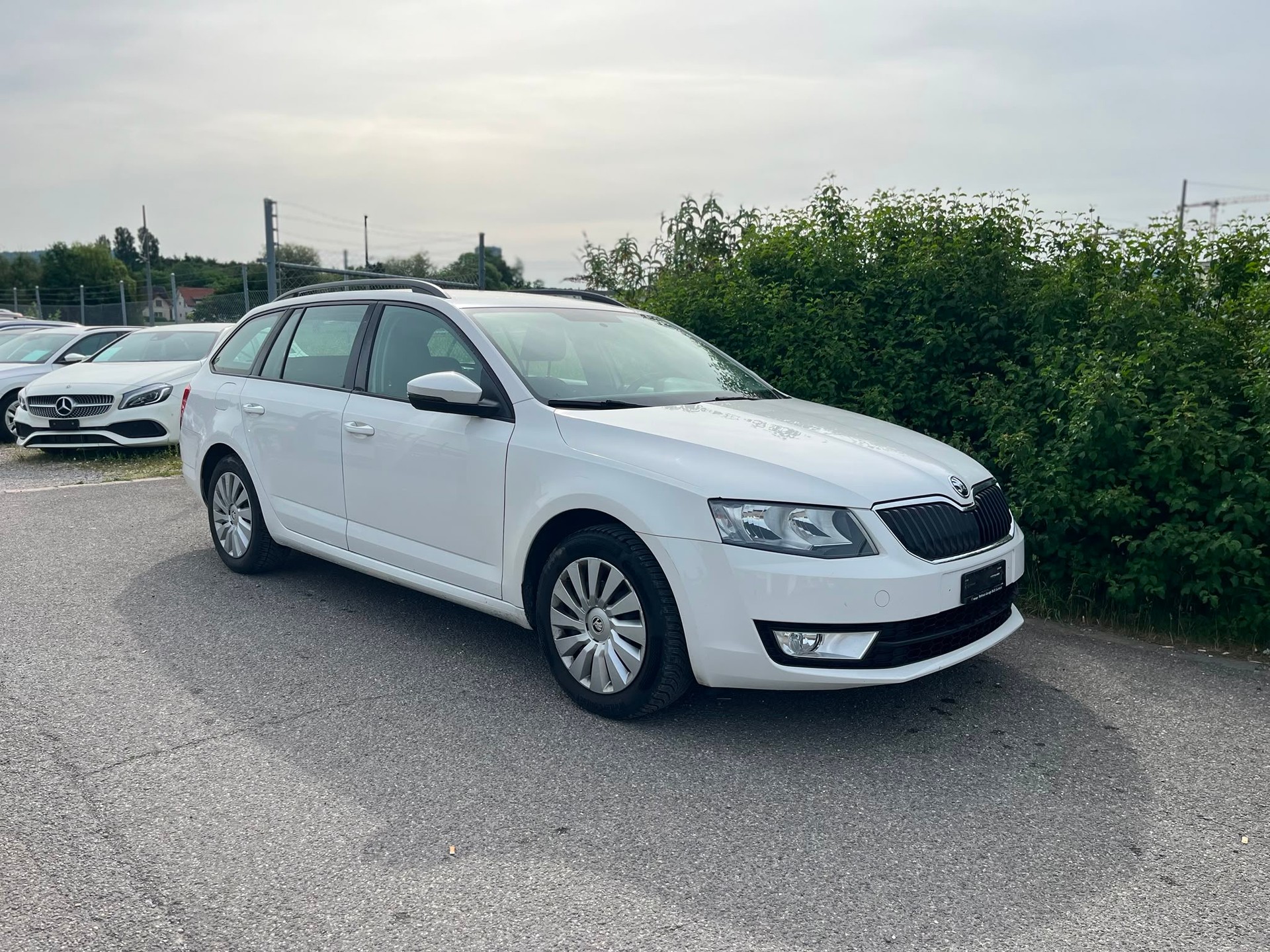 SKODA Octavia Combi 1.6 TDI Active-image-2