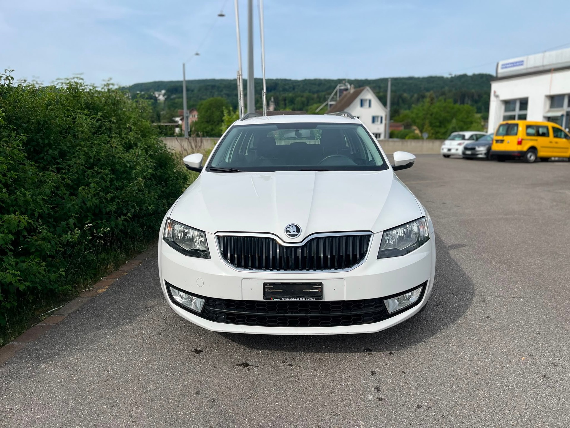SKODA Octavia Combi 1.6 TDI Active-image-1