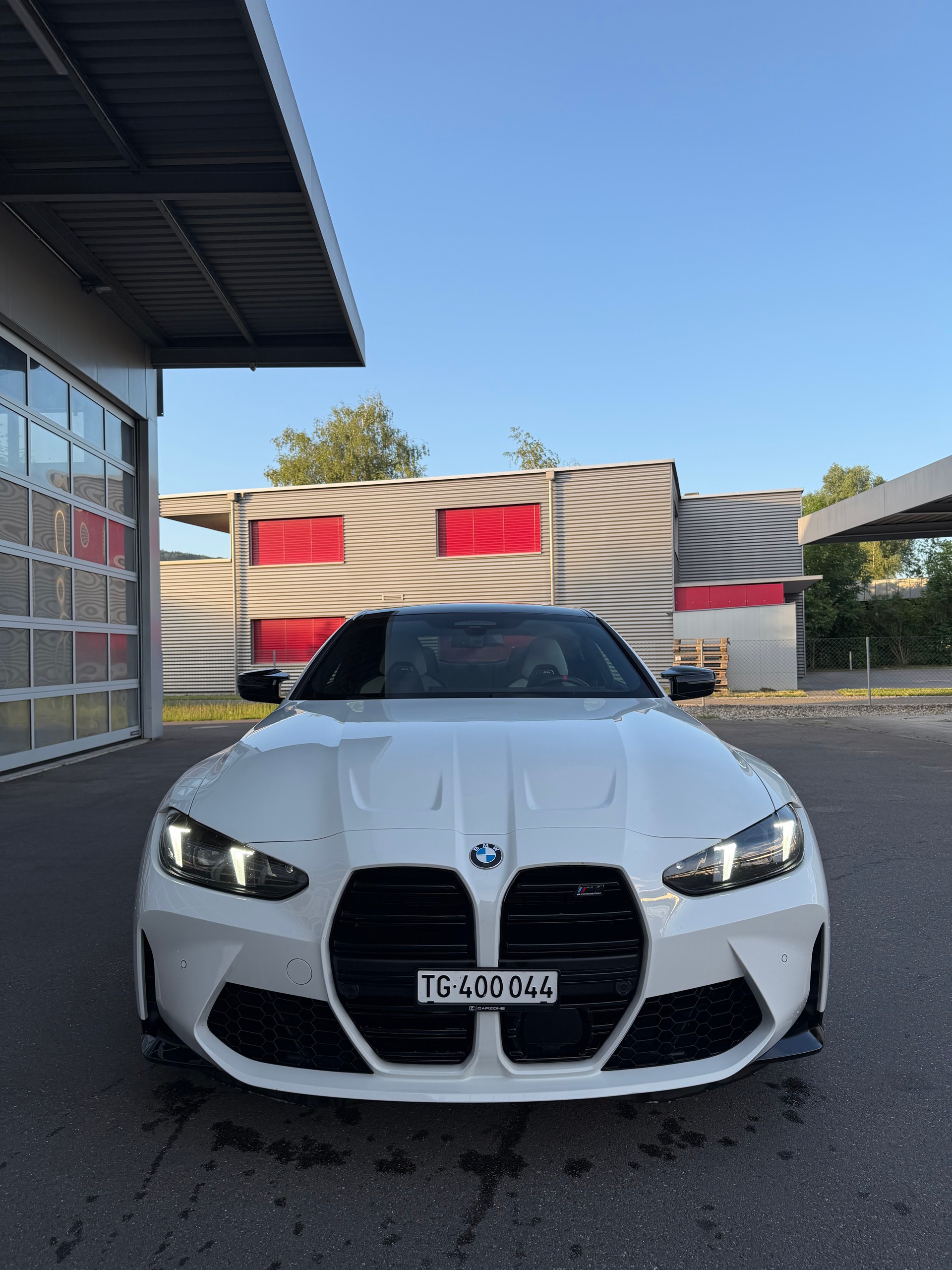 BMW BMW M4 Coupé Competition M xDrive Facelift *LEASINGÜBERNAHME*-image-2