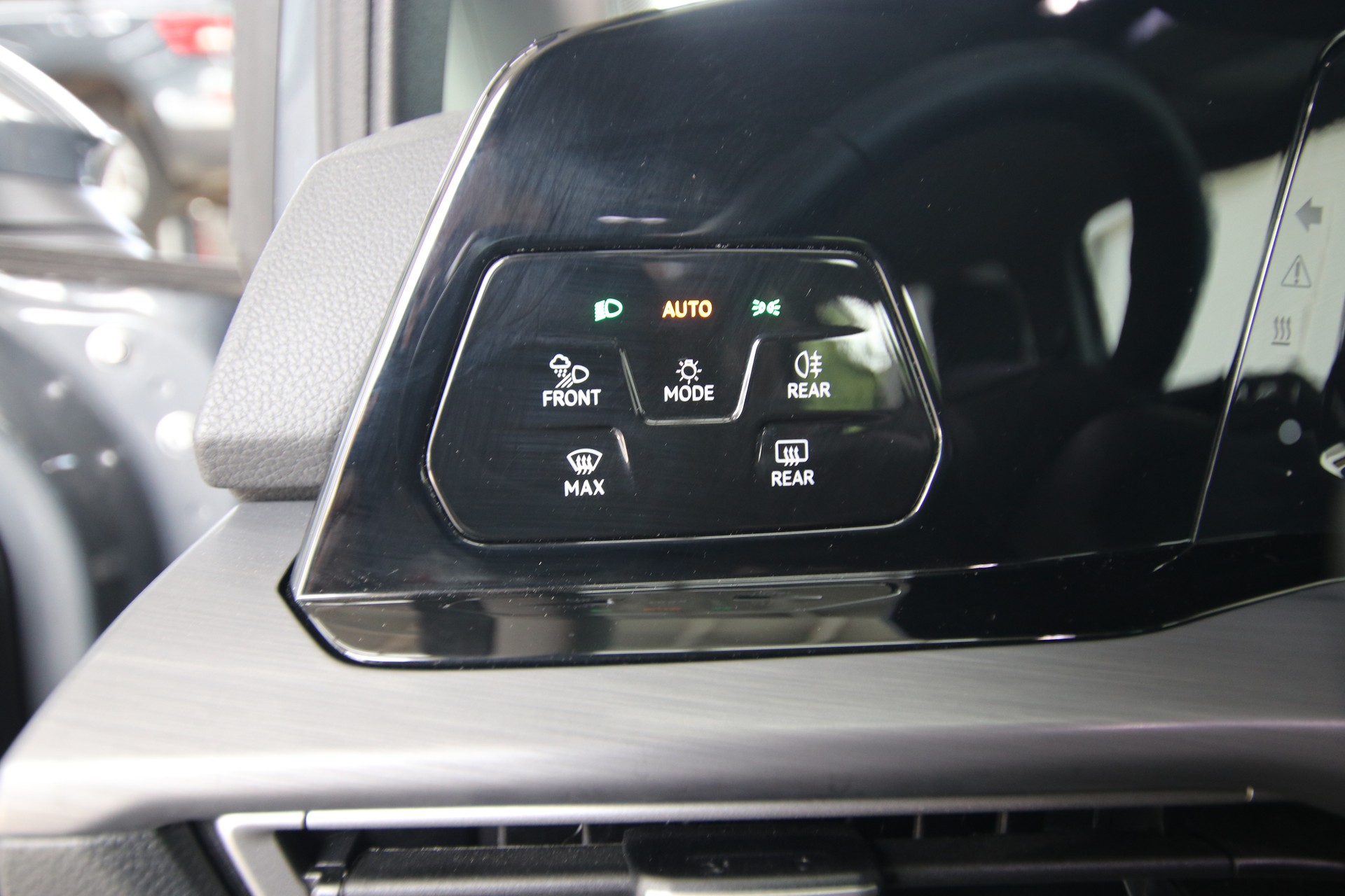 VW Golf 1.5 eTSI mHEV ACT Style DSG *Werksgarantie bis 07.2029*-image-25