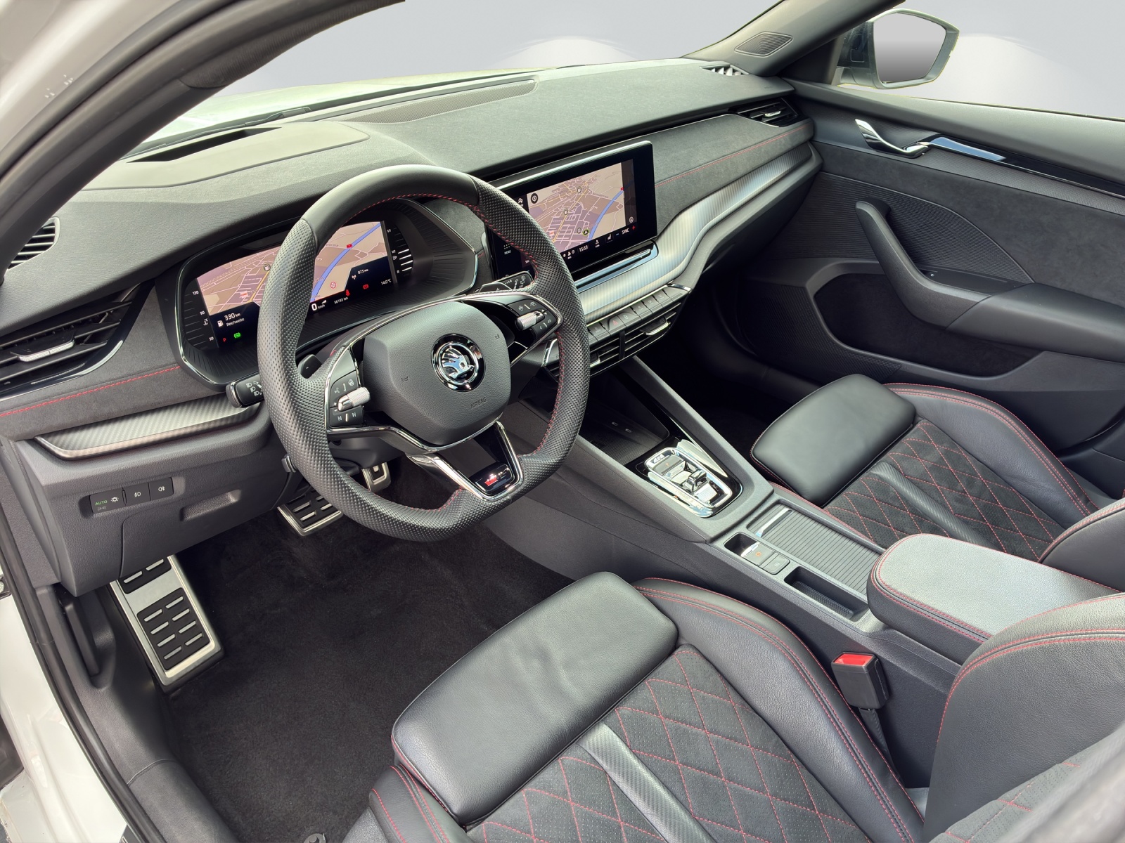 SKODA Octavia Combi 2.0 TDI DSG RS 4x4-image-4