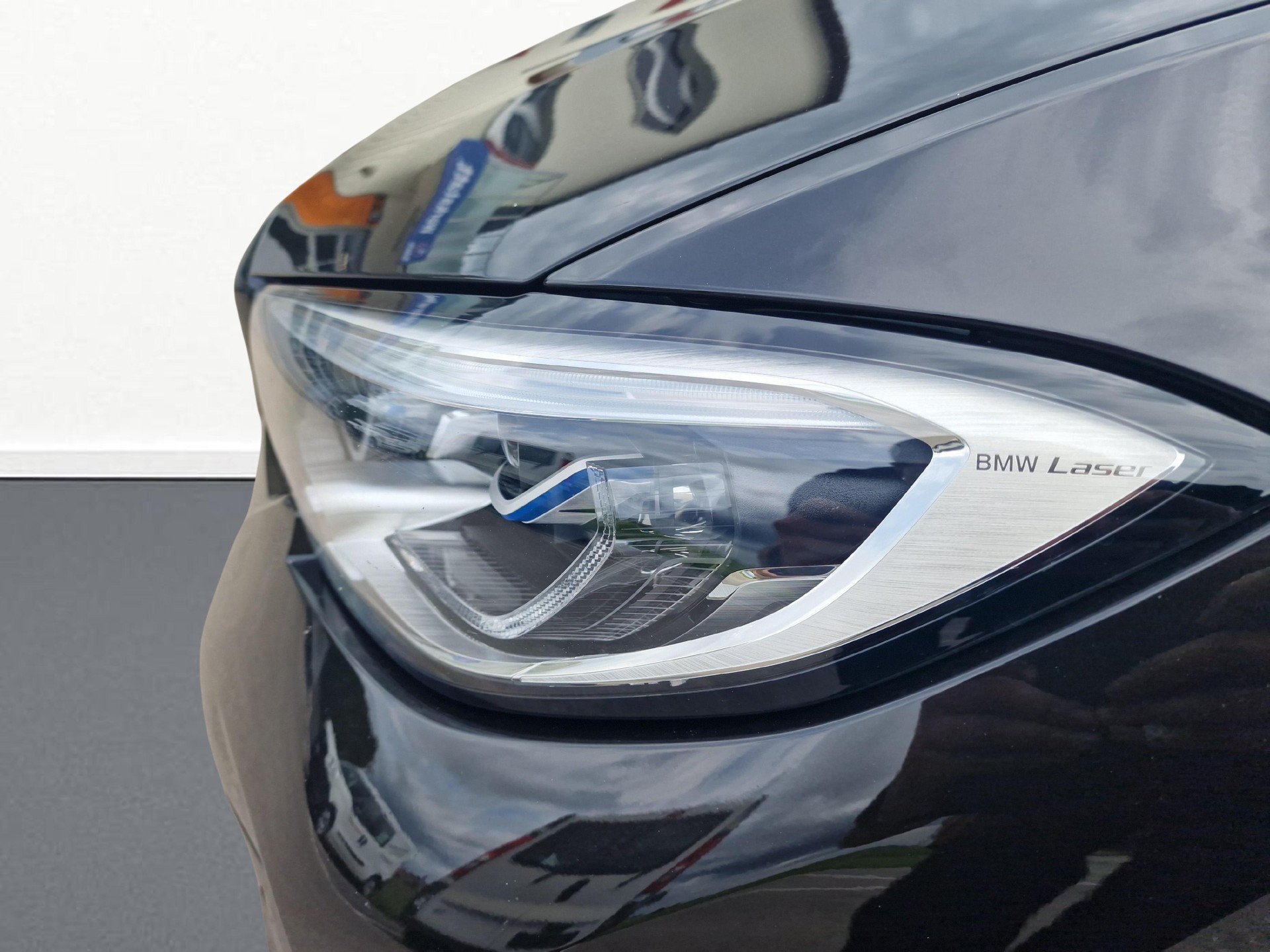 BMW 330e xDrive SAG-image-12