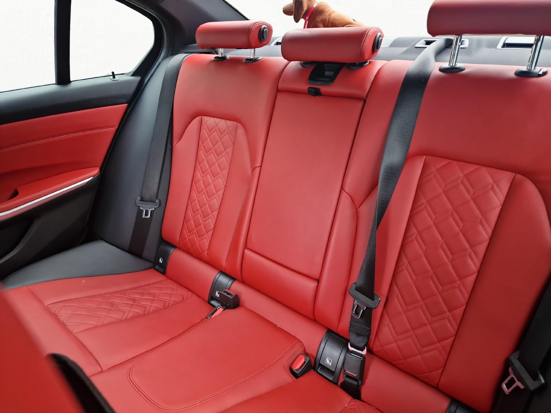 BMW 330e xDrive SAG-image-10