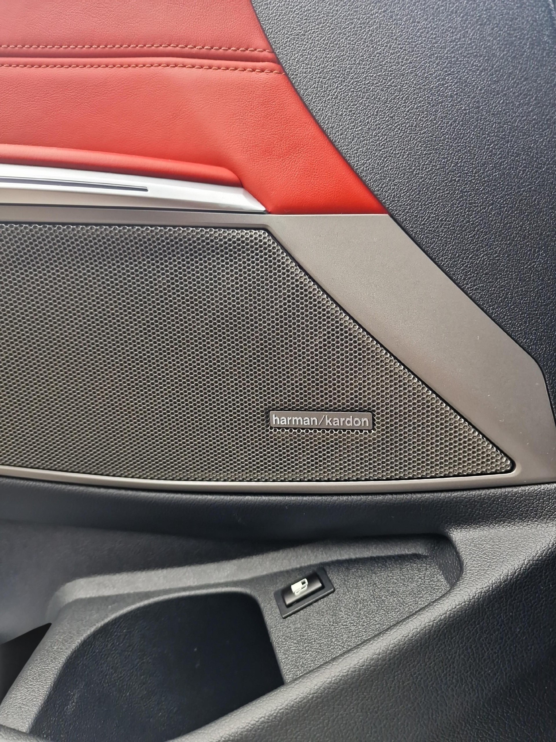 BMW 330e xDrive SAG-image-14
