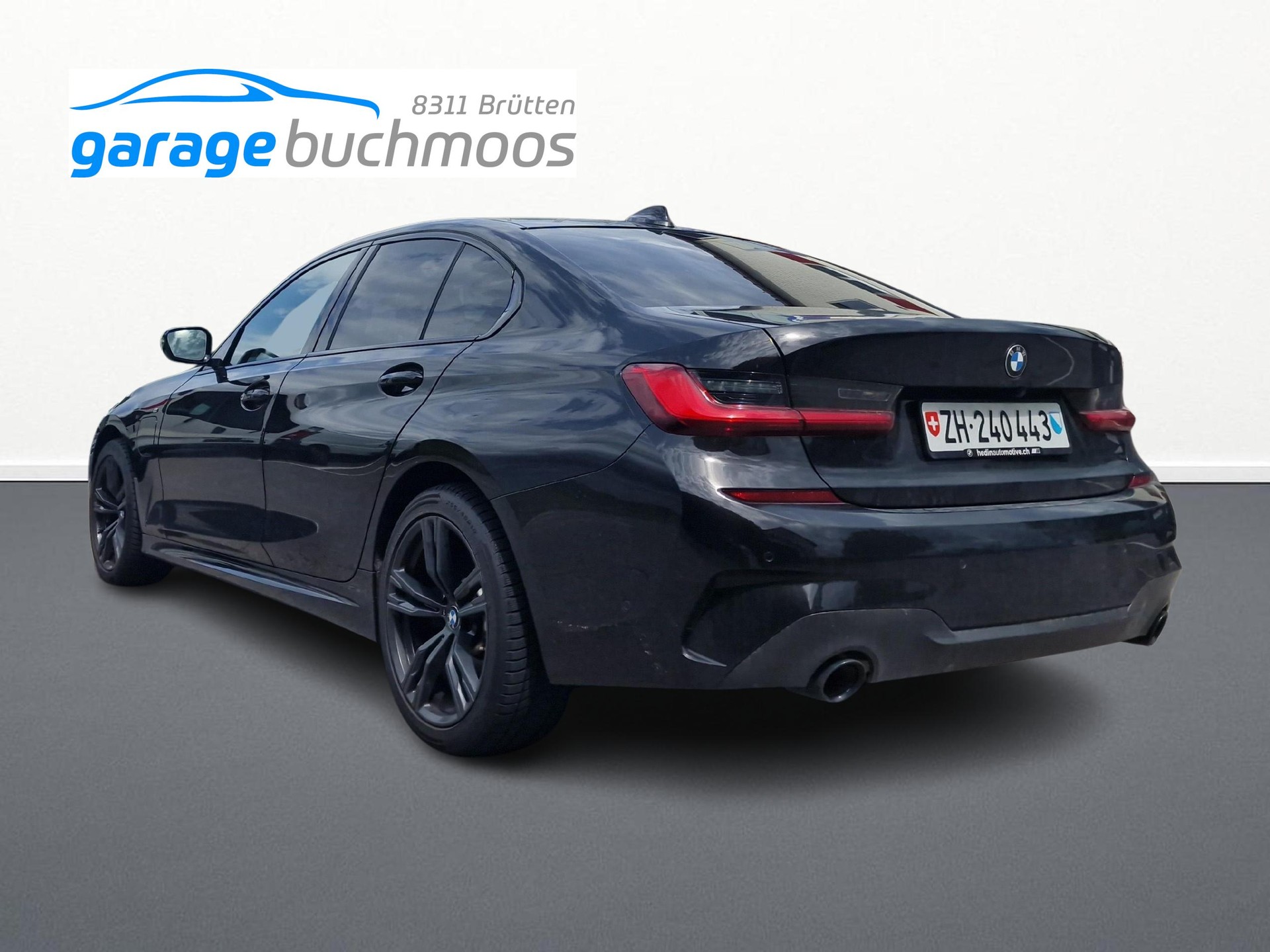 BMW 330e xDrive SAG-showroom-element-2