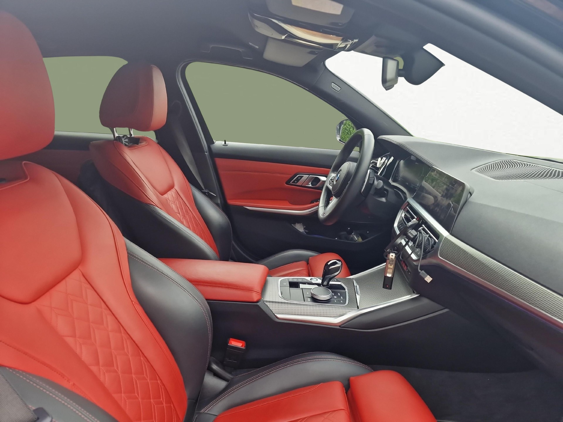 BMW 330e xDrive SAG-image-9