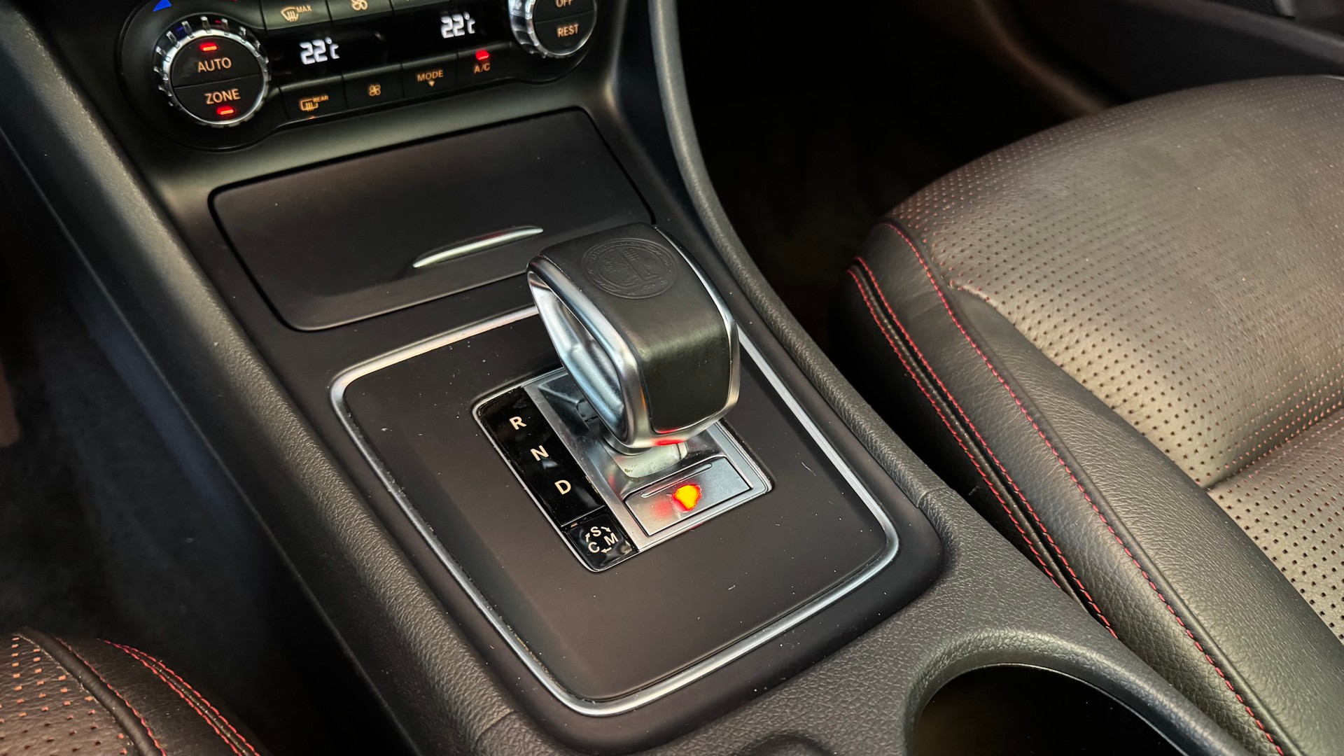 MERCEDES-BENZ A 45 AMG 4m-image-11