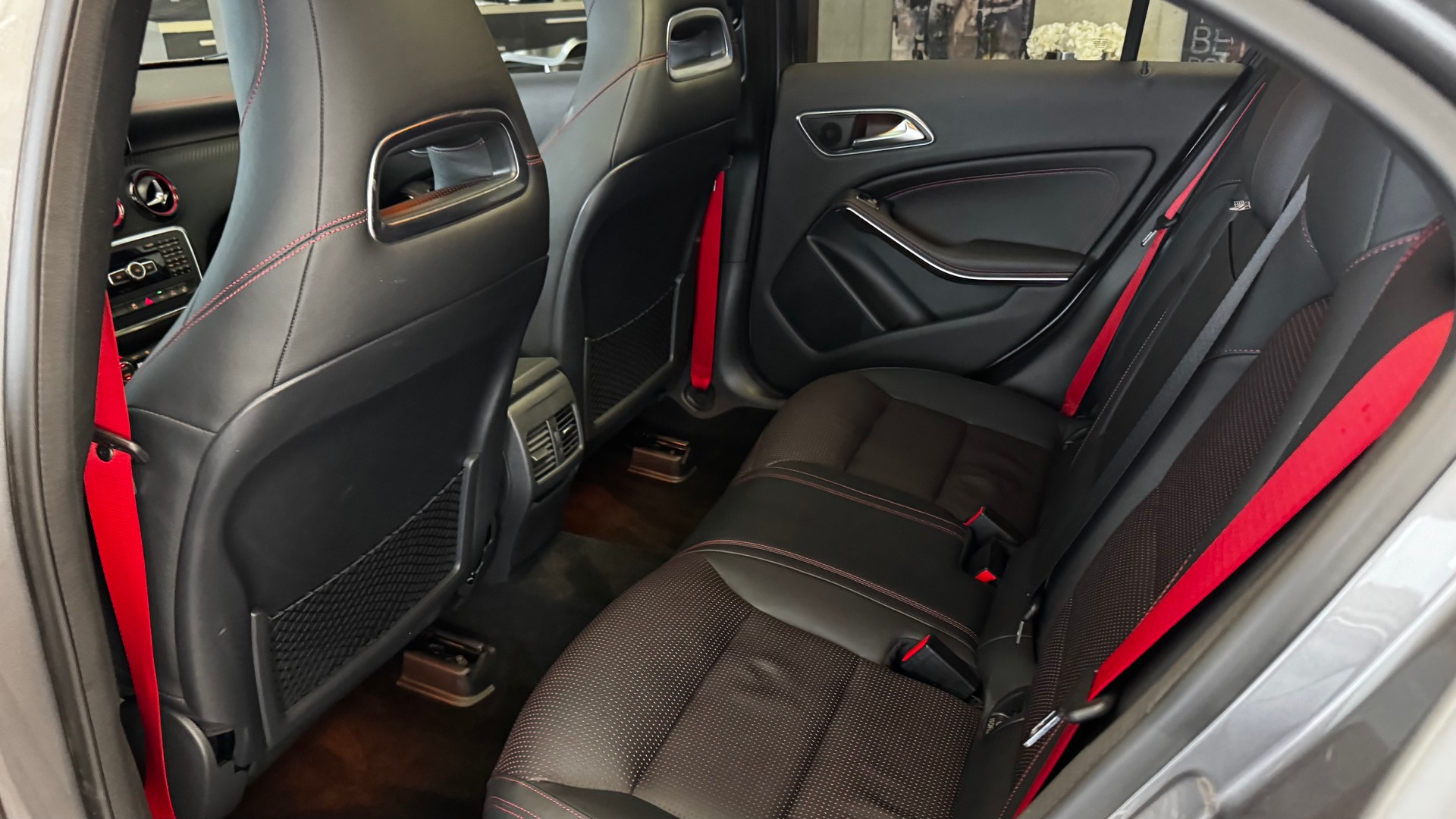 MERCEDES-BENZ A 45 AMG 4m-image-6