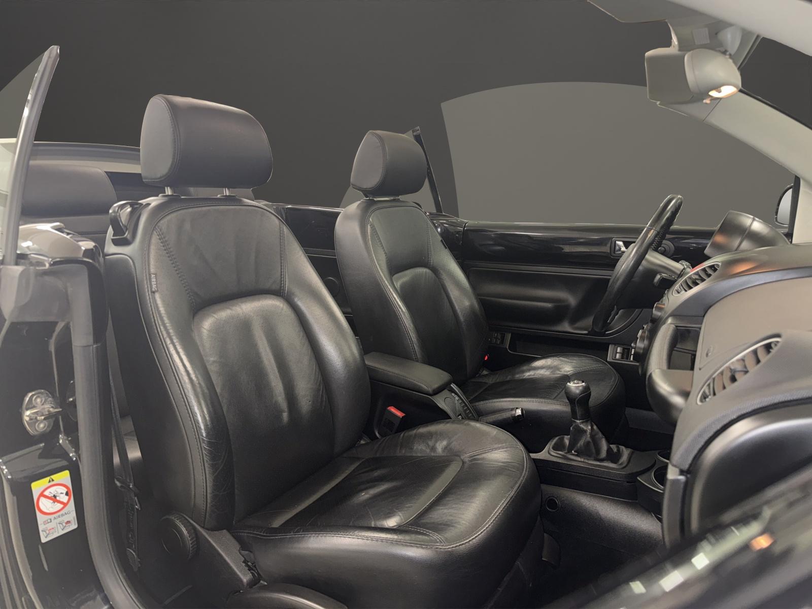 VW Beetle Cabrio 1.8 T Sixty-image-7