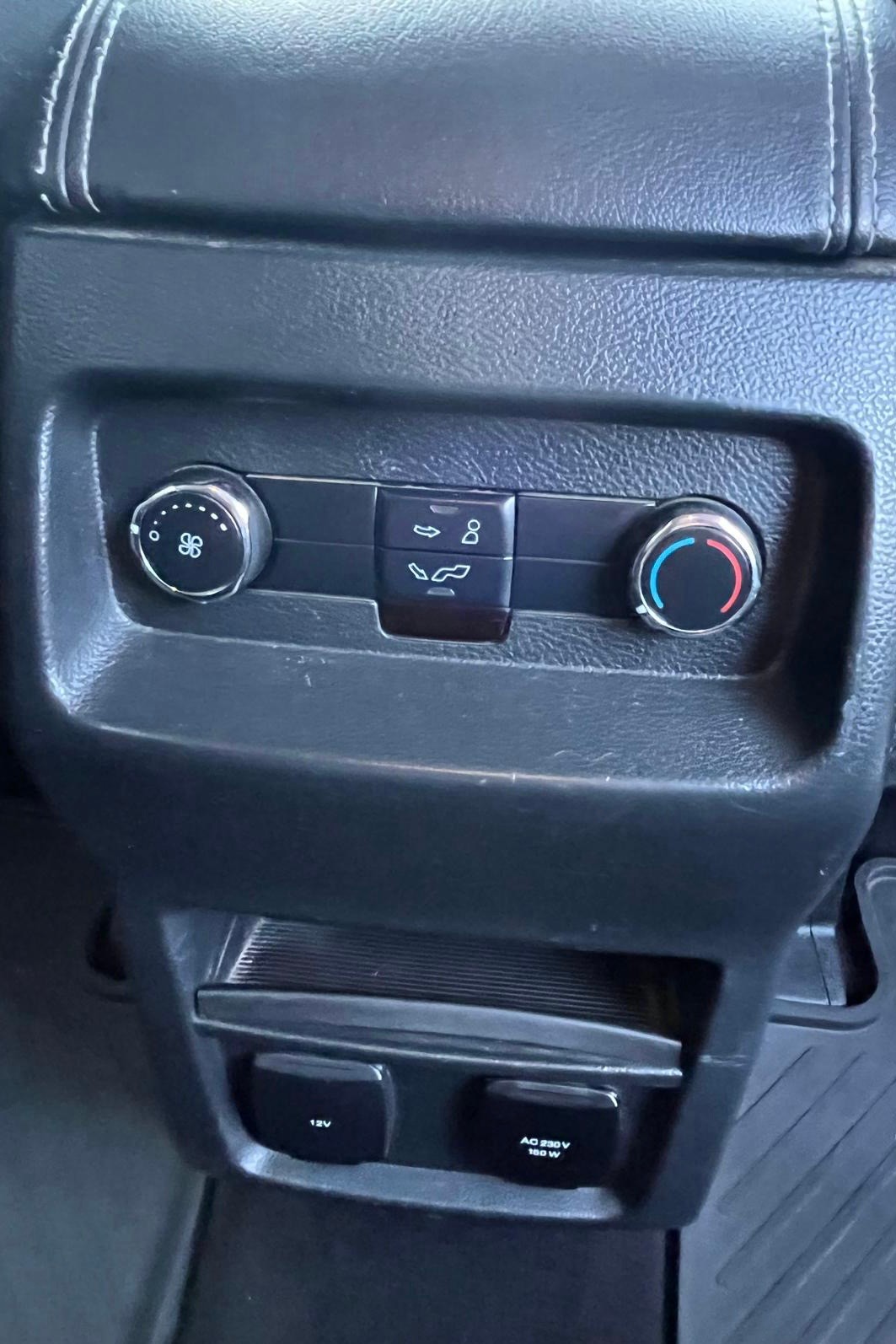 FORD S-Max 2.0 TDCi Titanium AWD PowerShift-image-14