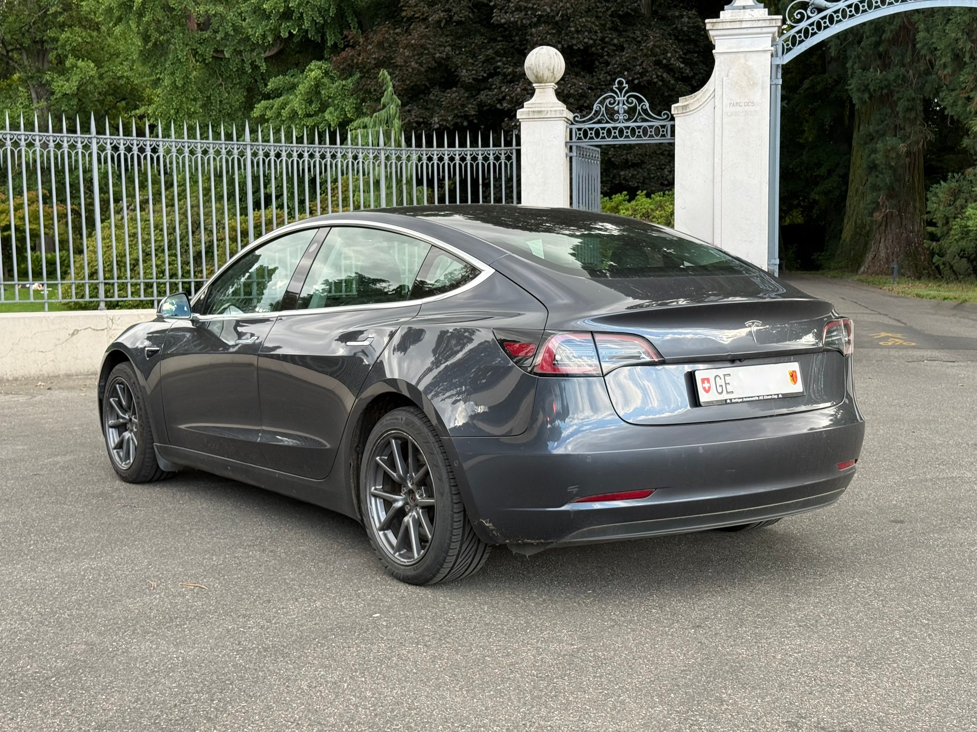 TESLA Model 3 Standart Range Plus-image-2