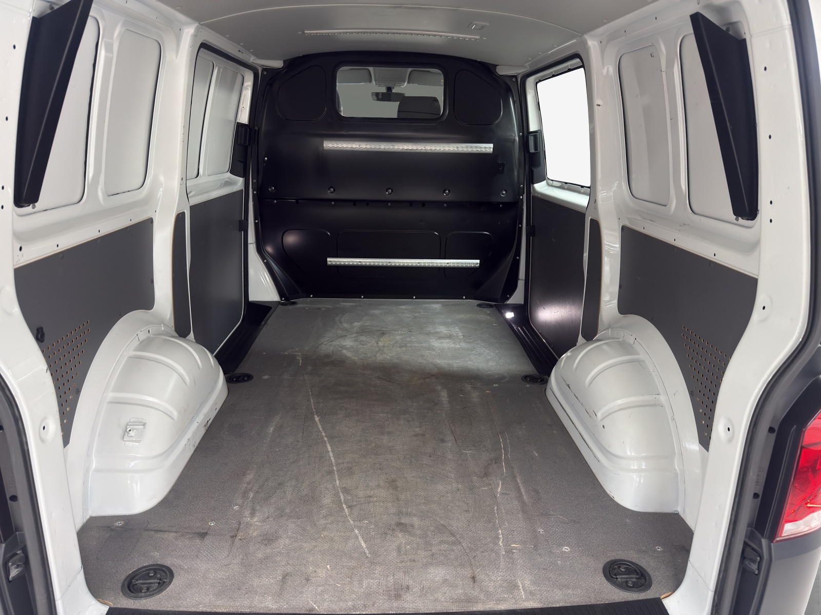 VW T6.1 2.0 TDI 4Motion-image-12