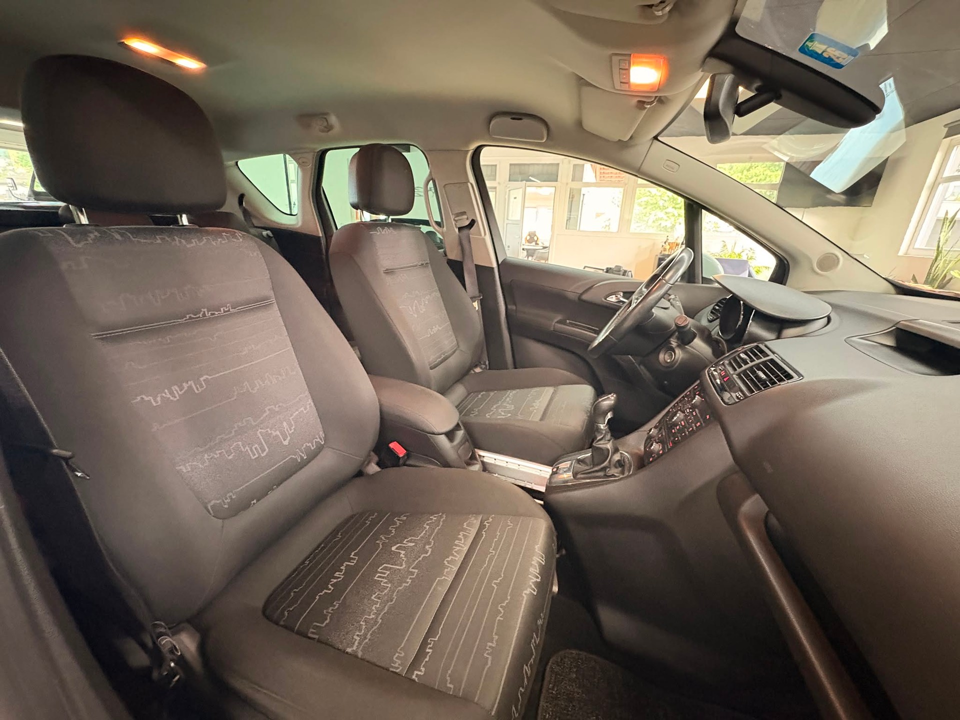 OPEL Meriva 1.4 Turbo-image-9