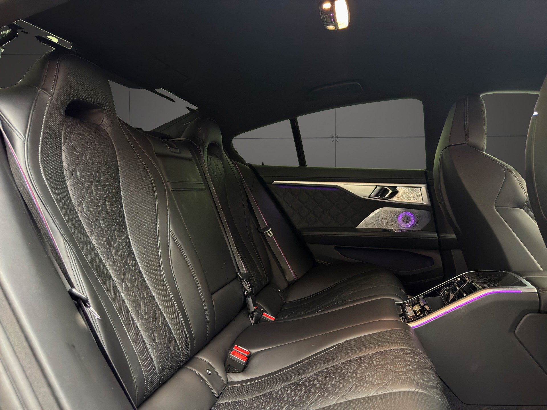 BMW M8 xDrive M Competition Steptronic-image-14