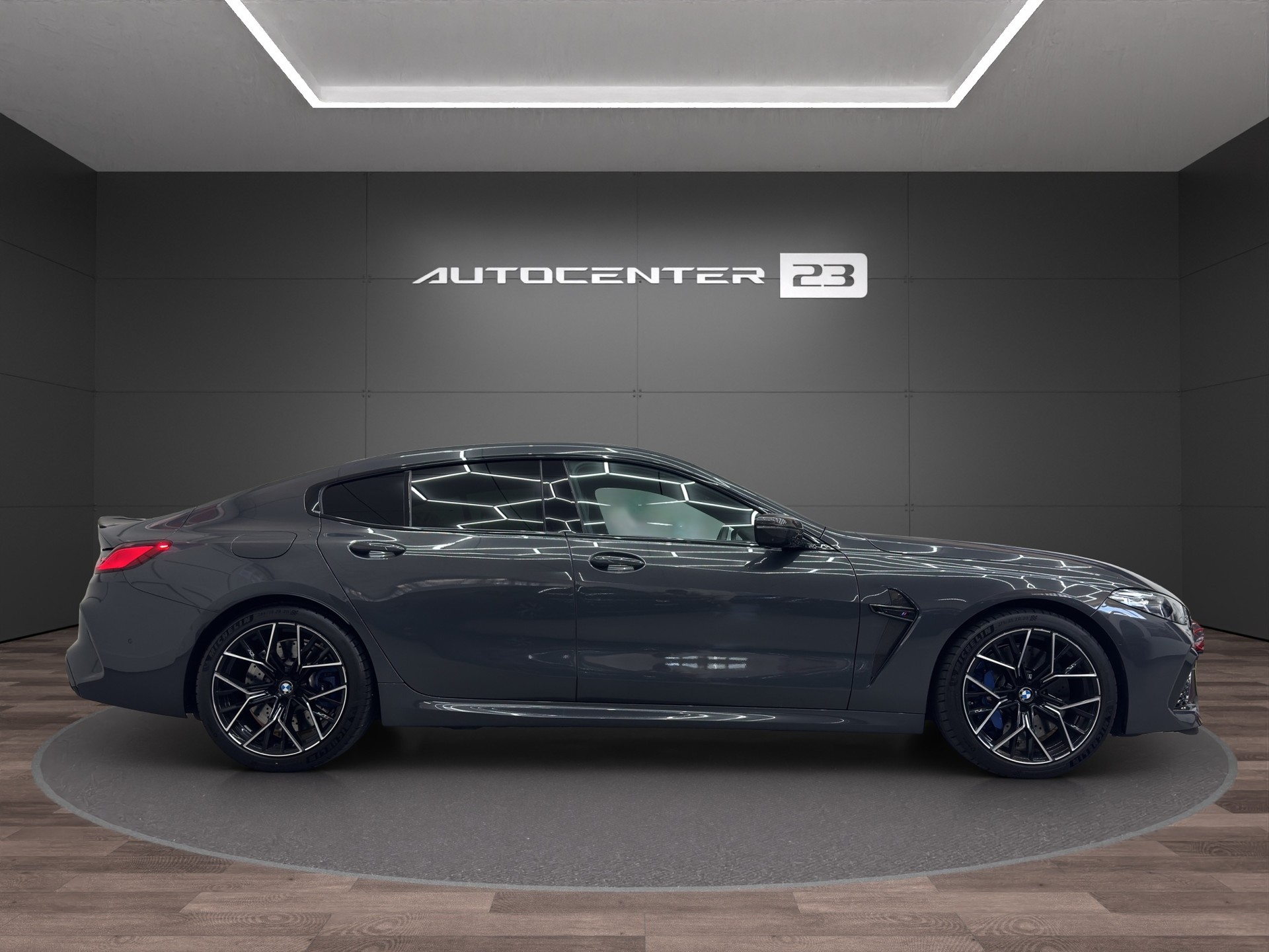 BMW M8 xDrive M Competition Steptronic-image-5