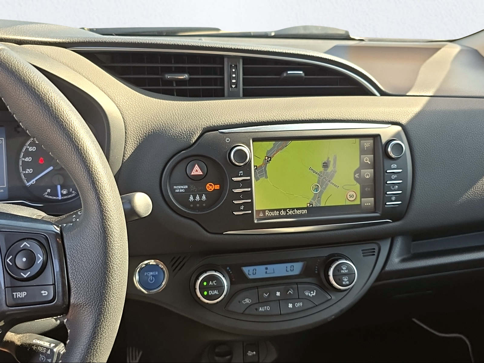 TOYOTA Yaris 1.5 VVT-i Hybrid Trend e-CVT-image-11