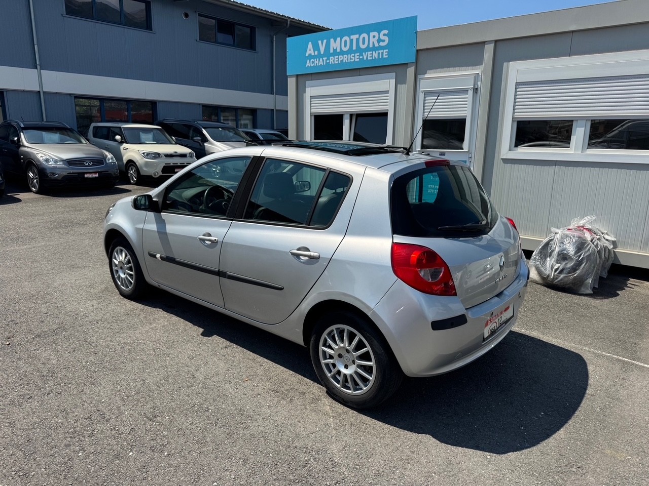 RENAULT Clio 1.6 16V Exception Automatique-image-3
