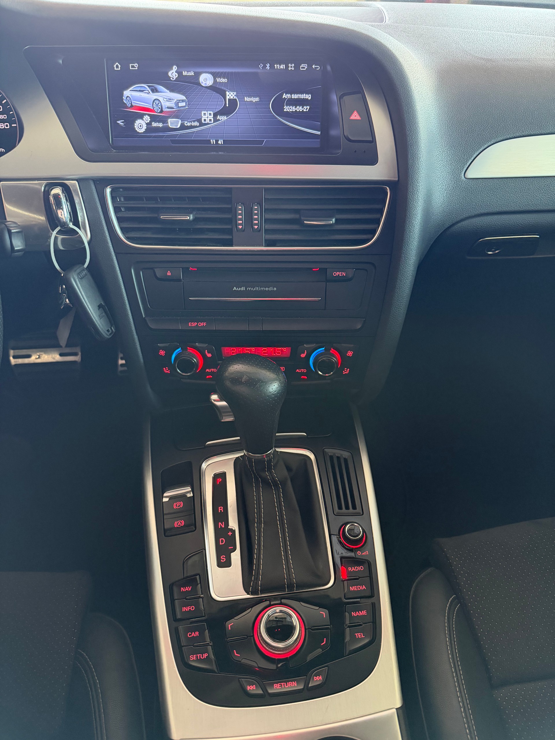 AUDI A4 Avant 2.0 TFSI multitronic-image-9