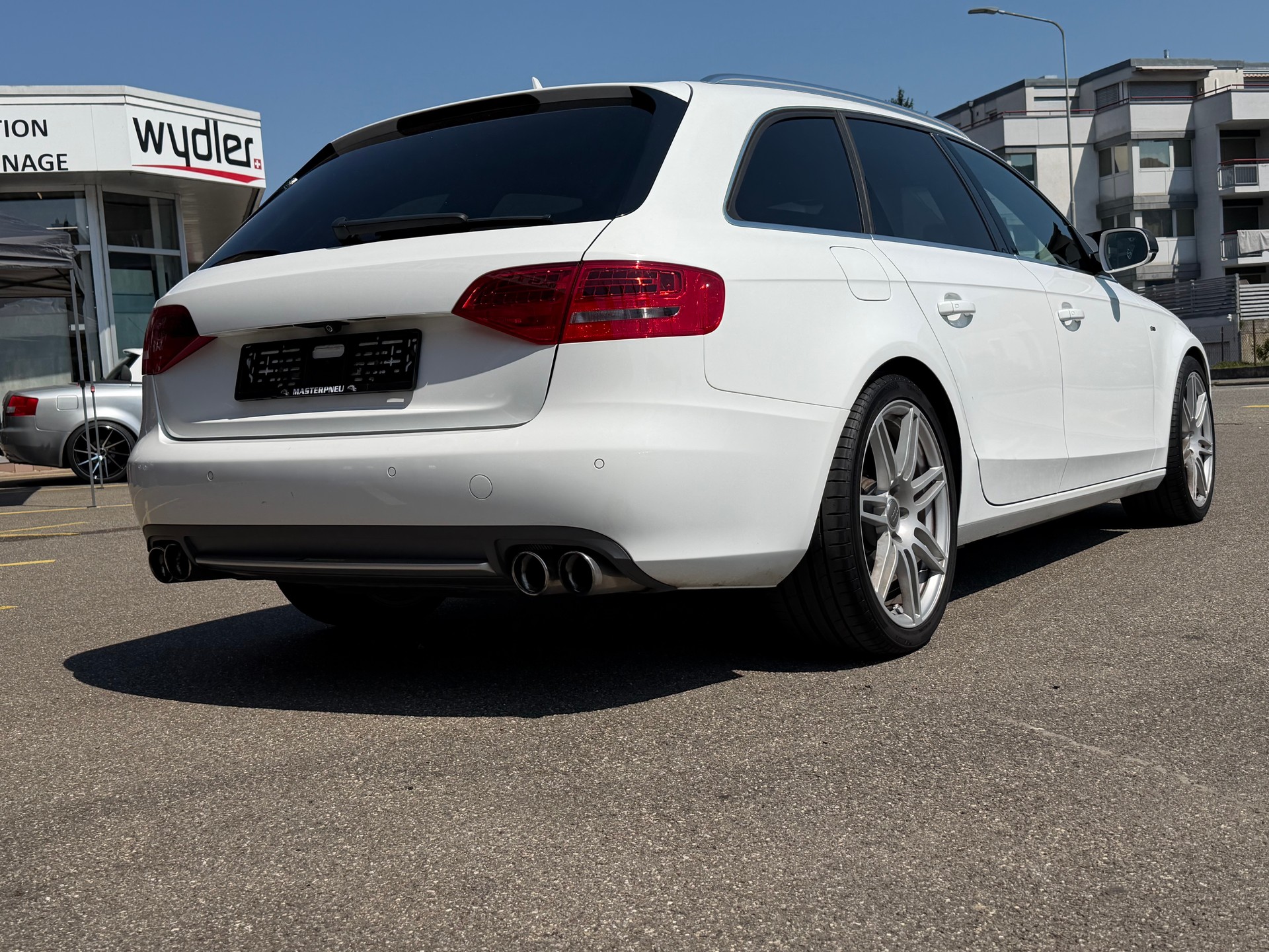 AUDI A4 Avant 2.0 TFSI multitronic-image-4