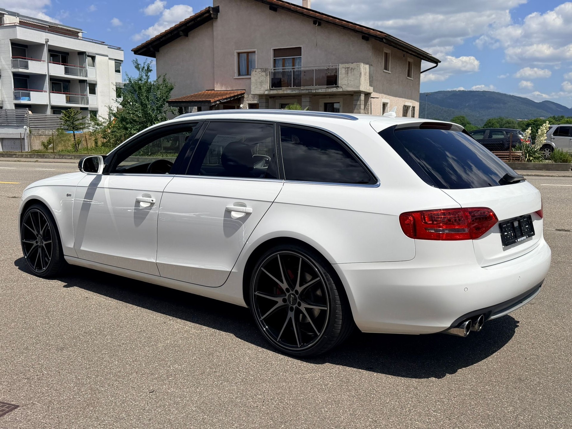 AUDI A4 Avant 2.0 TFSI multitronic-image-4