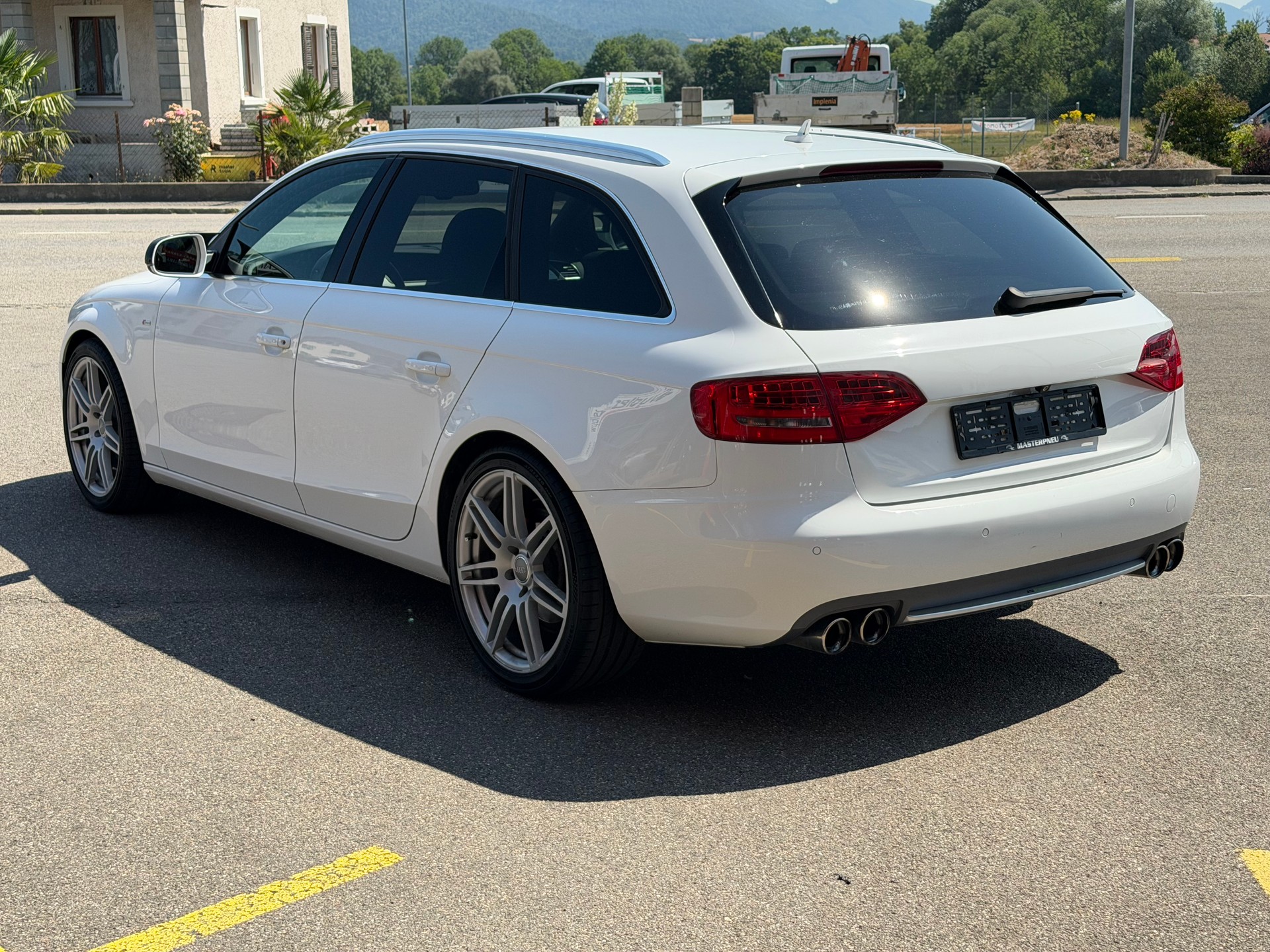 AUDI A4 Avant 2.0 TFSI multitronic-image-6