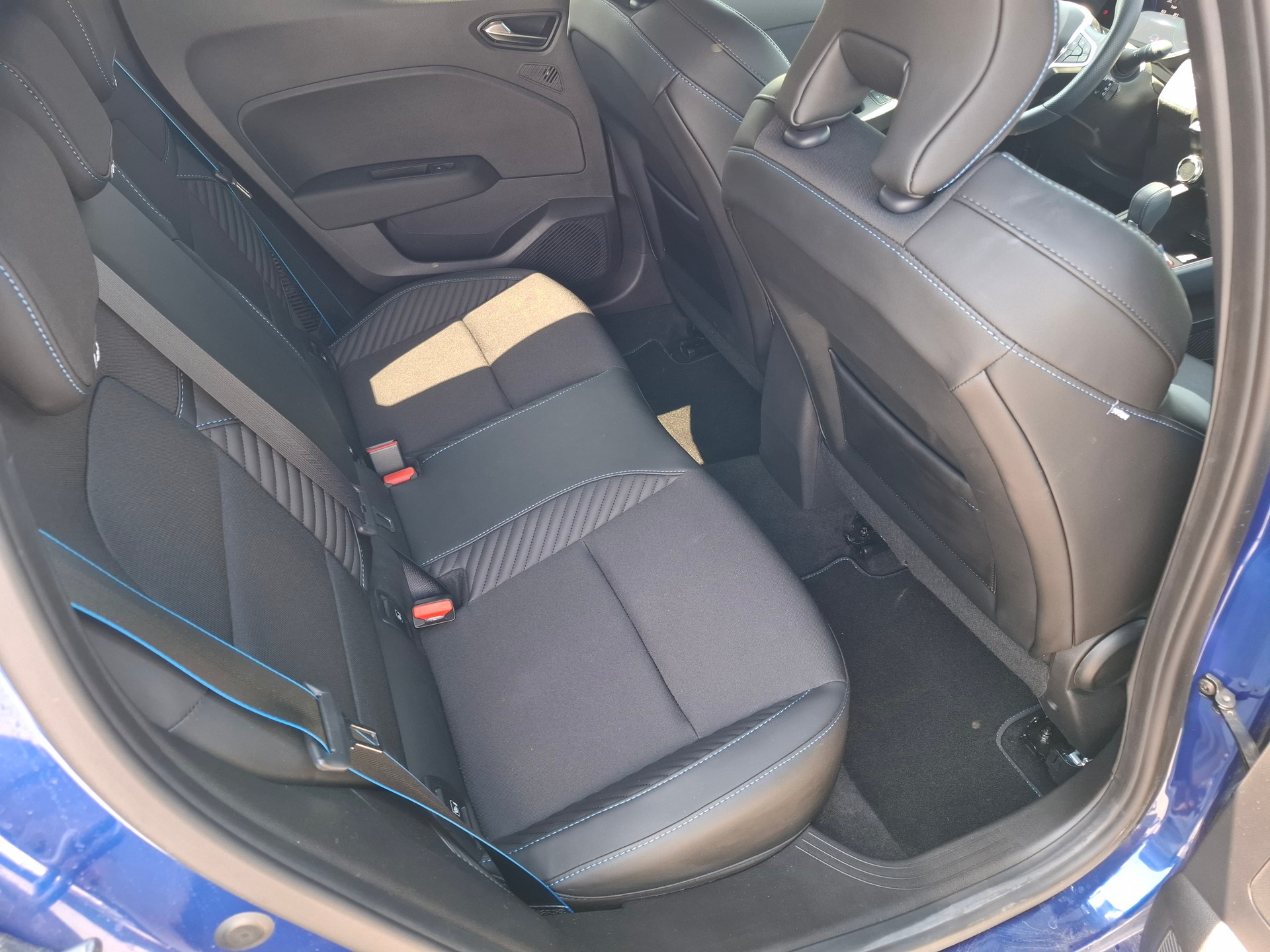 RENAULT Clio 1.6 E-Tech Esprit Alpine-image-10
