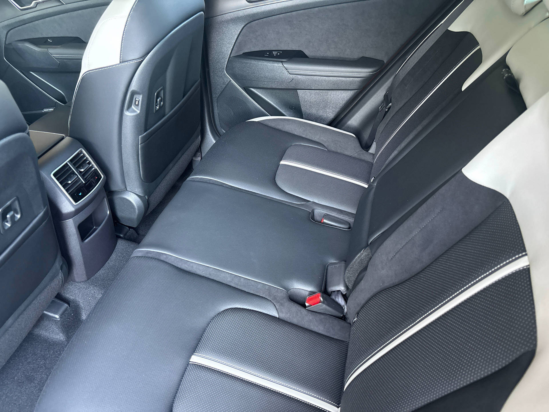 KIA Sportage 1.6 T-GDi Hybrid GT-Line-image-9