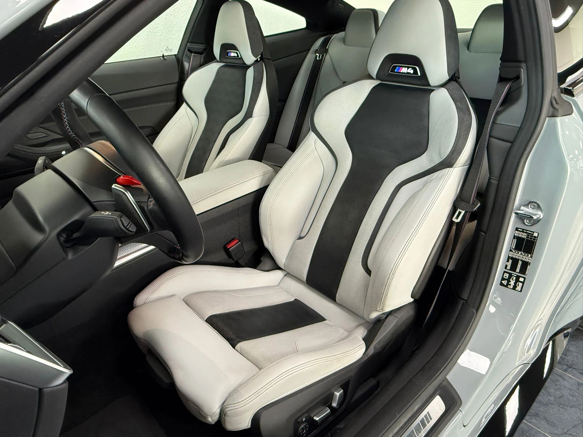 BMW M4 Coupé Competition M xDrive-image-15