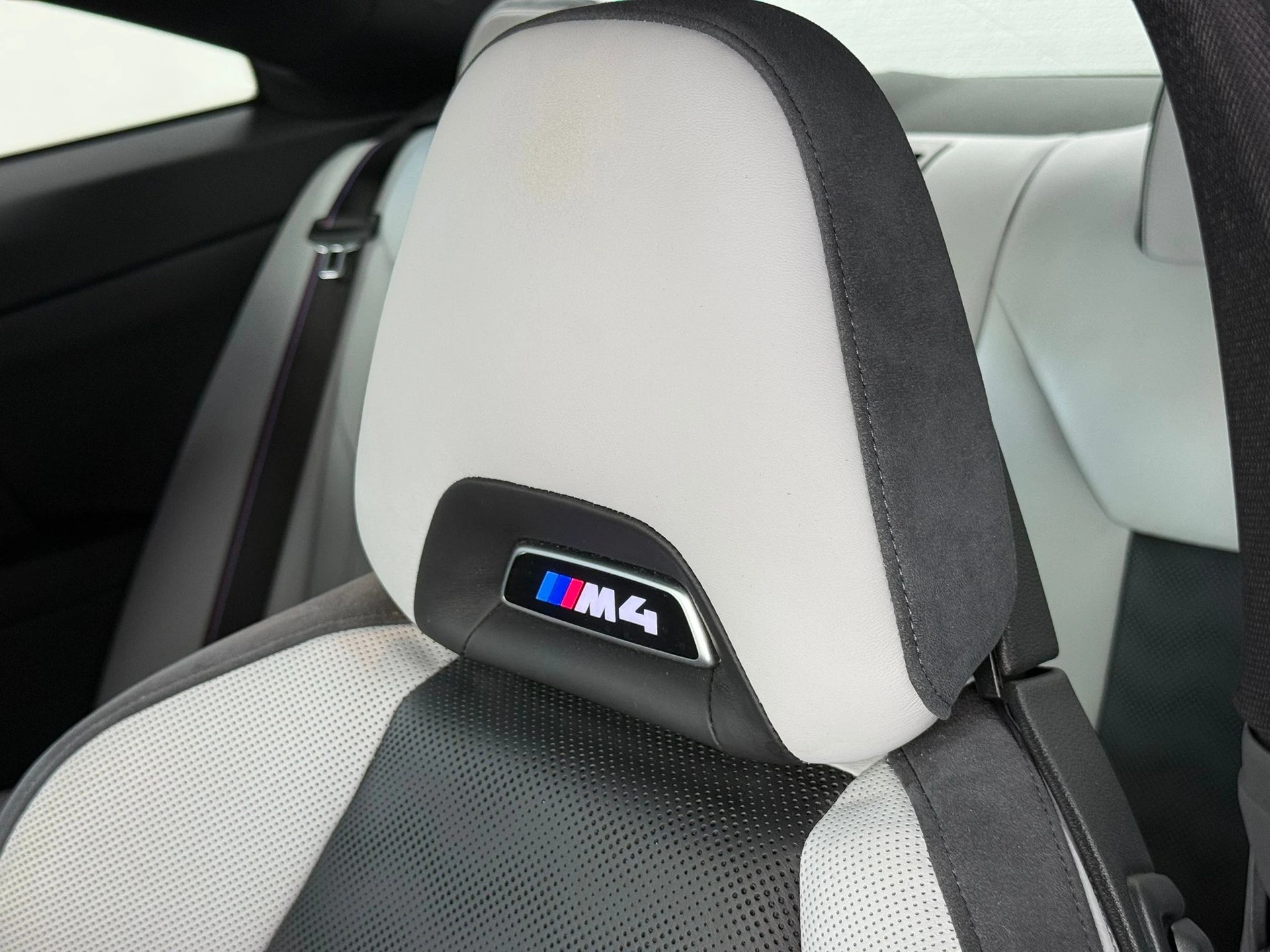 BMW M4 Coupé Competition M xDrive-image-16
