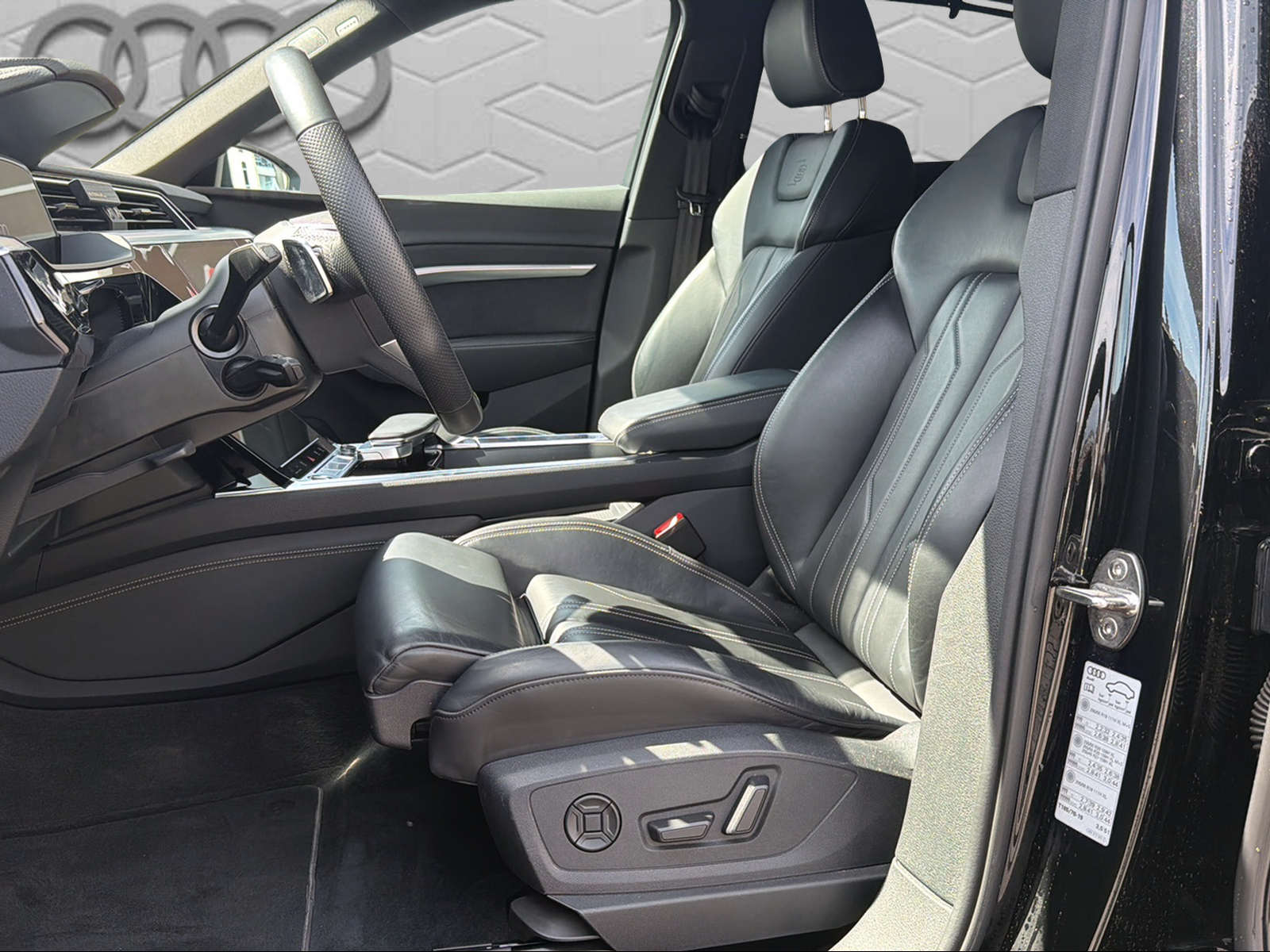 AUDI e-tron 55 Sportback S Line Black Edition quattro-image-10