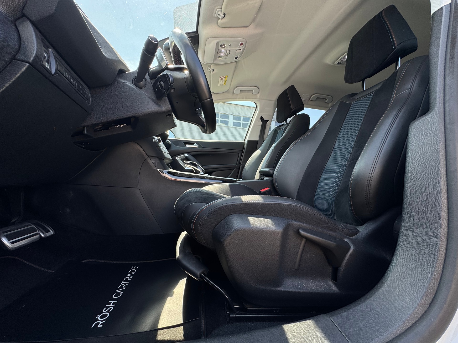 PEUGEOT 308 SW 1.5 BlueHDI Tech Edition EAT8-image-12