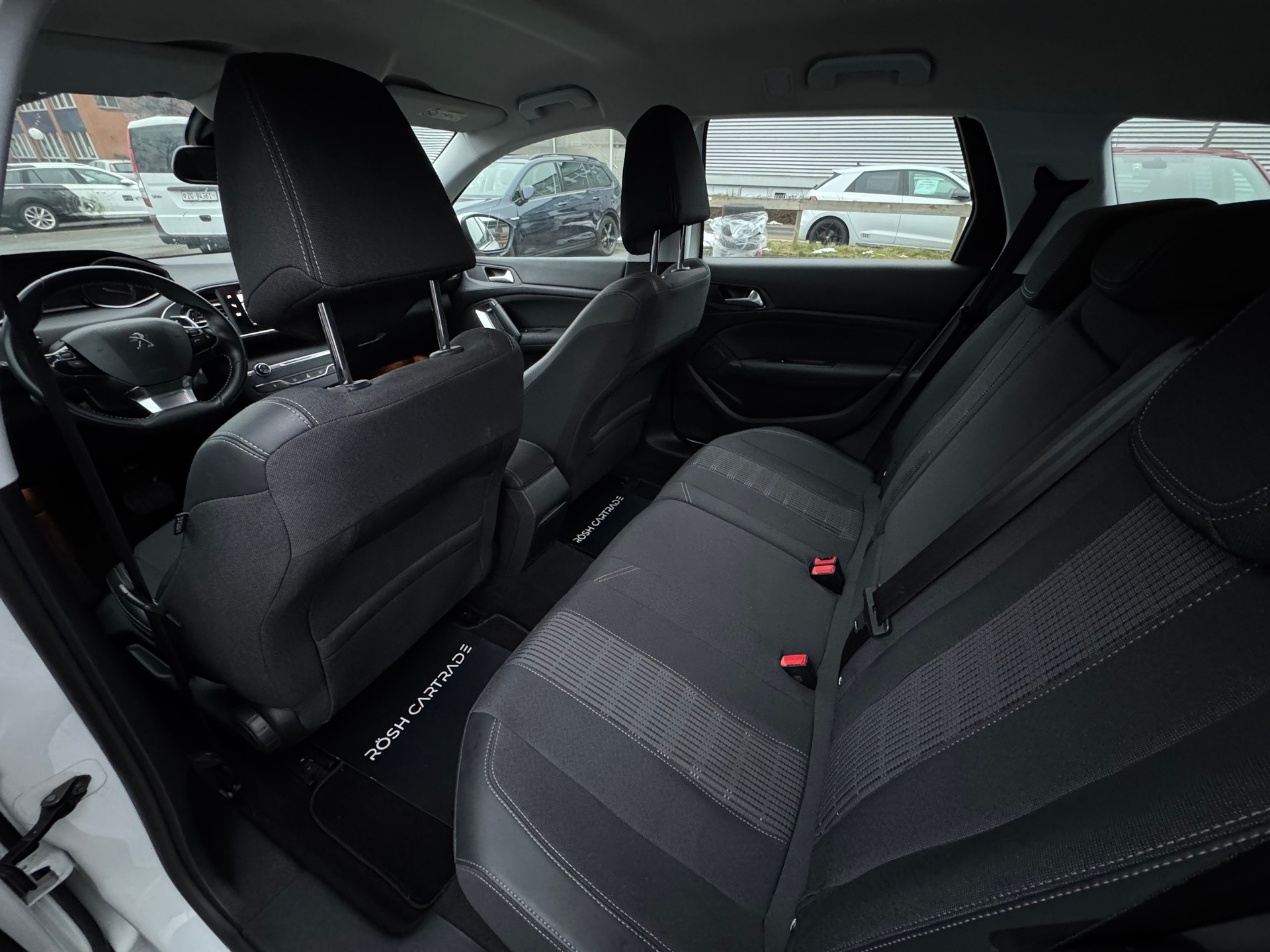 PEUGEOT 308 SW 1.5 BlueHDI Tech Edition EAT8-image-9