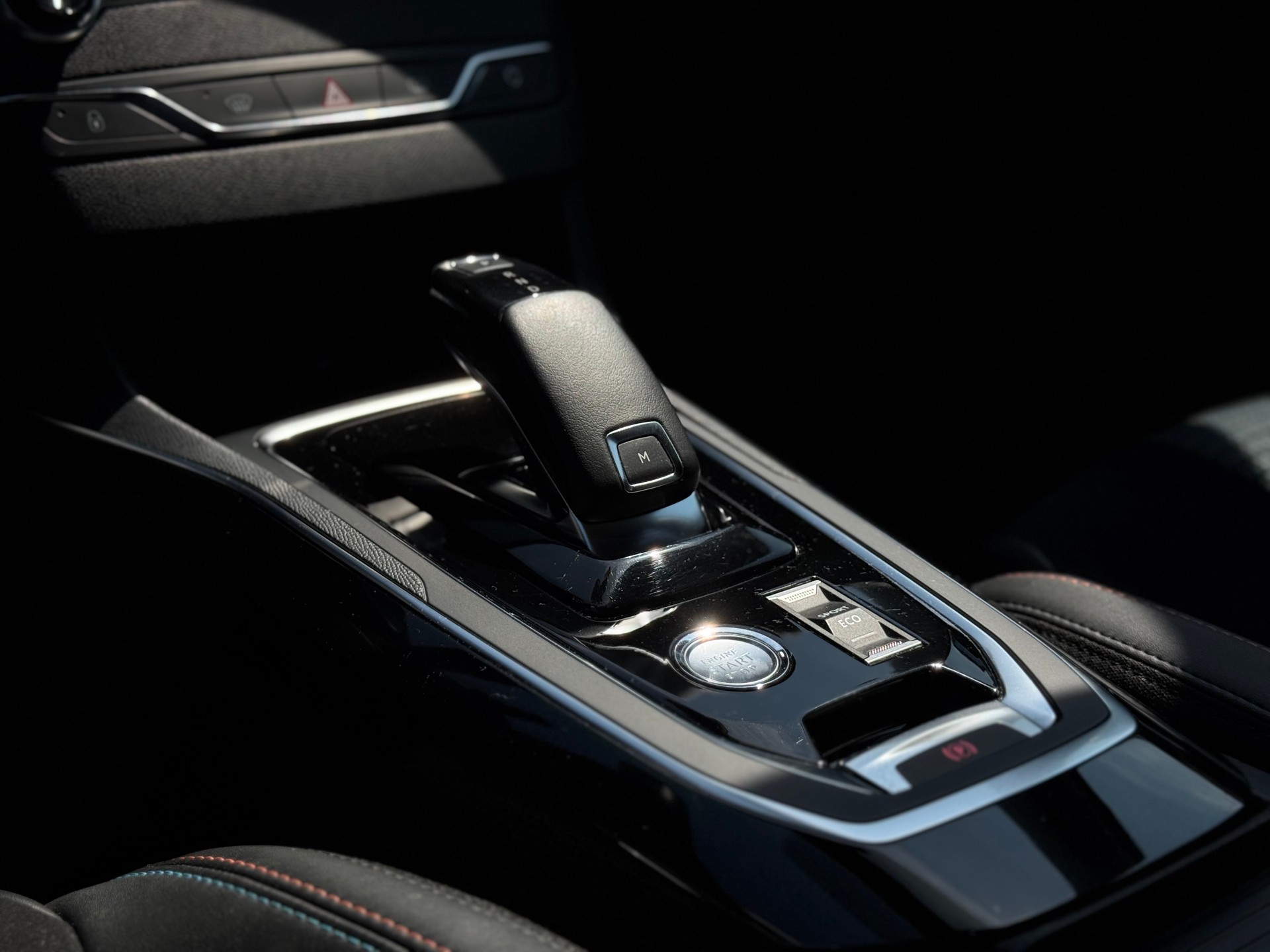 PEUGEOT 308 SW 1.5 BlueHDI Tech Edition EAT8-image-11